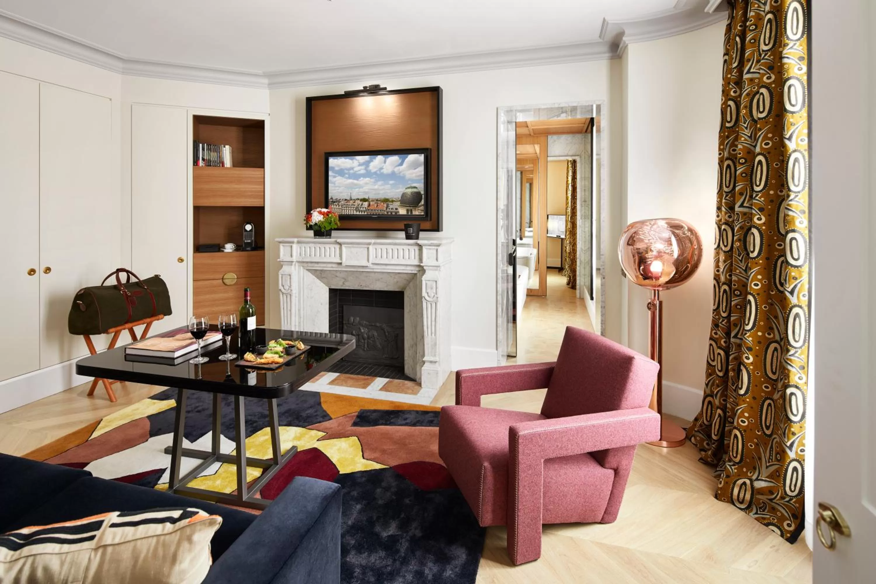 Suite with Free Bottle of Champagne in Hotel Montalembert