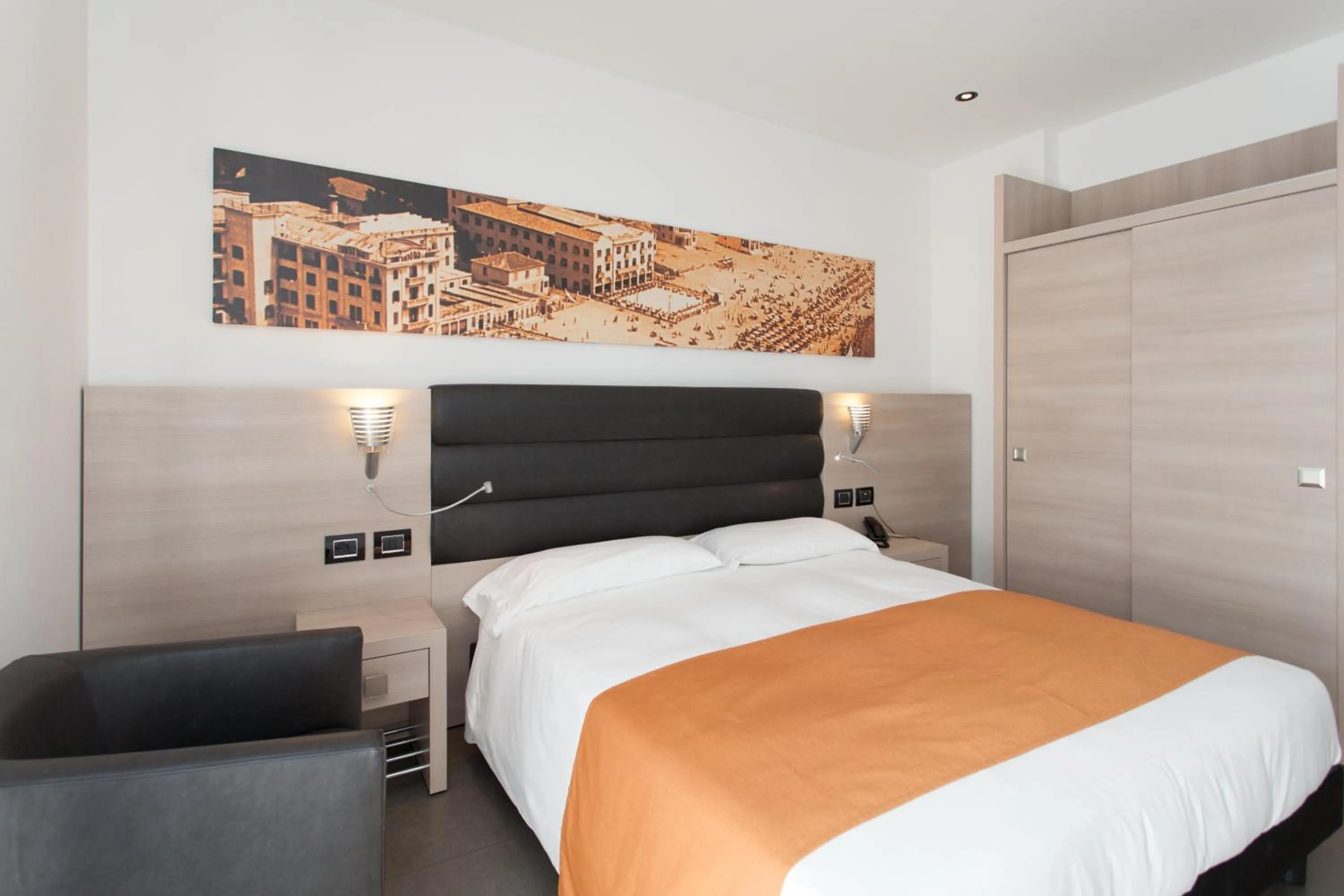 Classic Double or Twin Room with Partial Sea View in Hotel Adlon