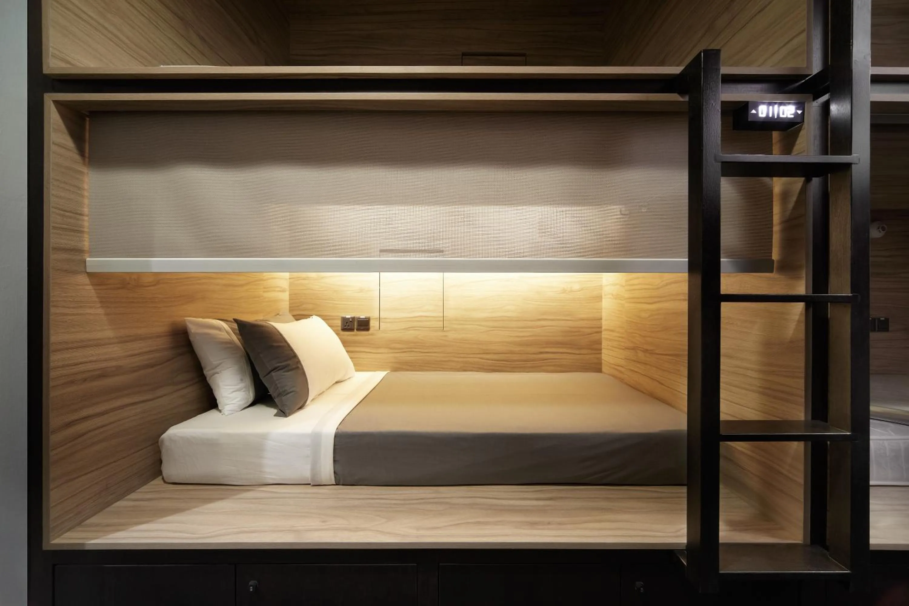 Single Pod in Female Dormitory (Side Entry) in The Pod at Beach Road Boutique Capsule Hotel
