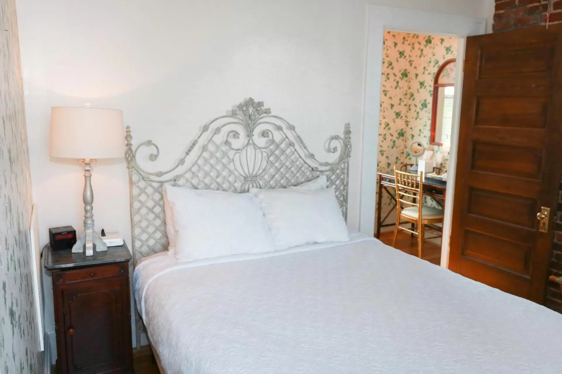 Queen Room in The Shaffner Inn