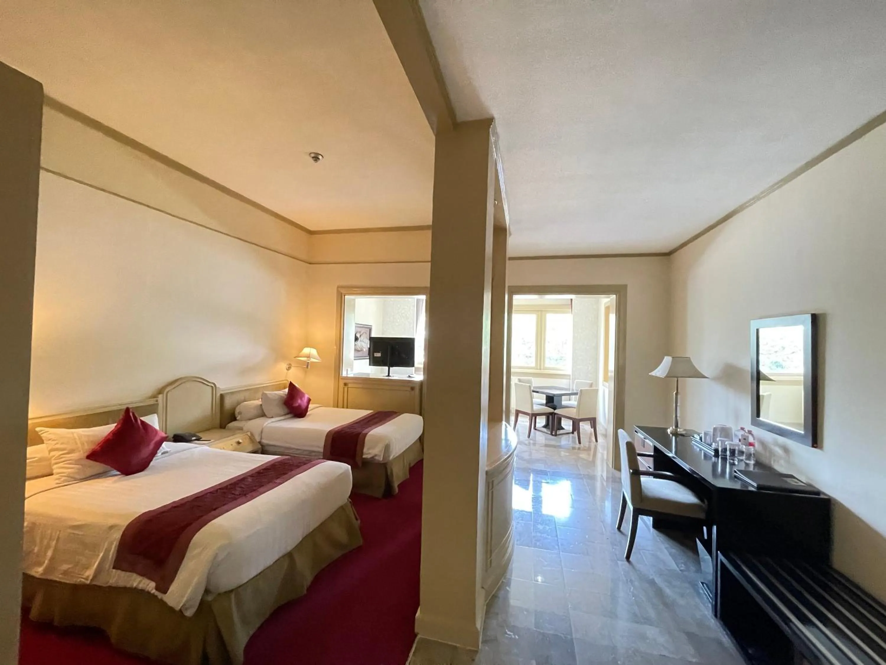 Executive Twin Room in Grand Hotel Preanger