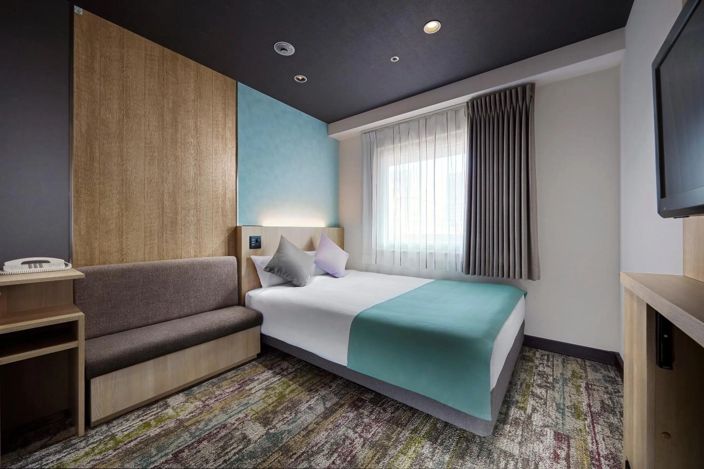 Renewal Double Room with Sofa - Non-Smoking in Hotel Villa Fontaine Tokyo-Kayabacho