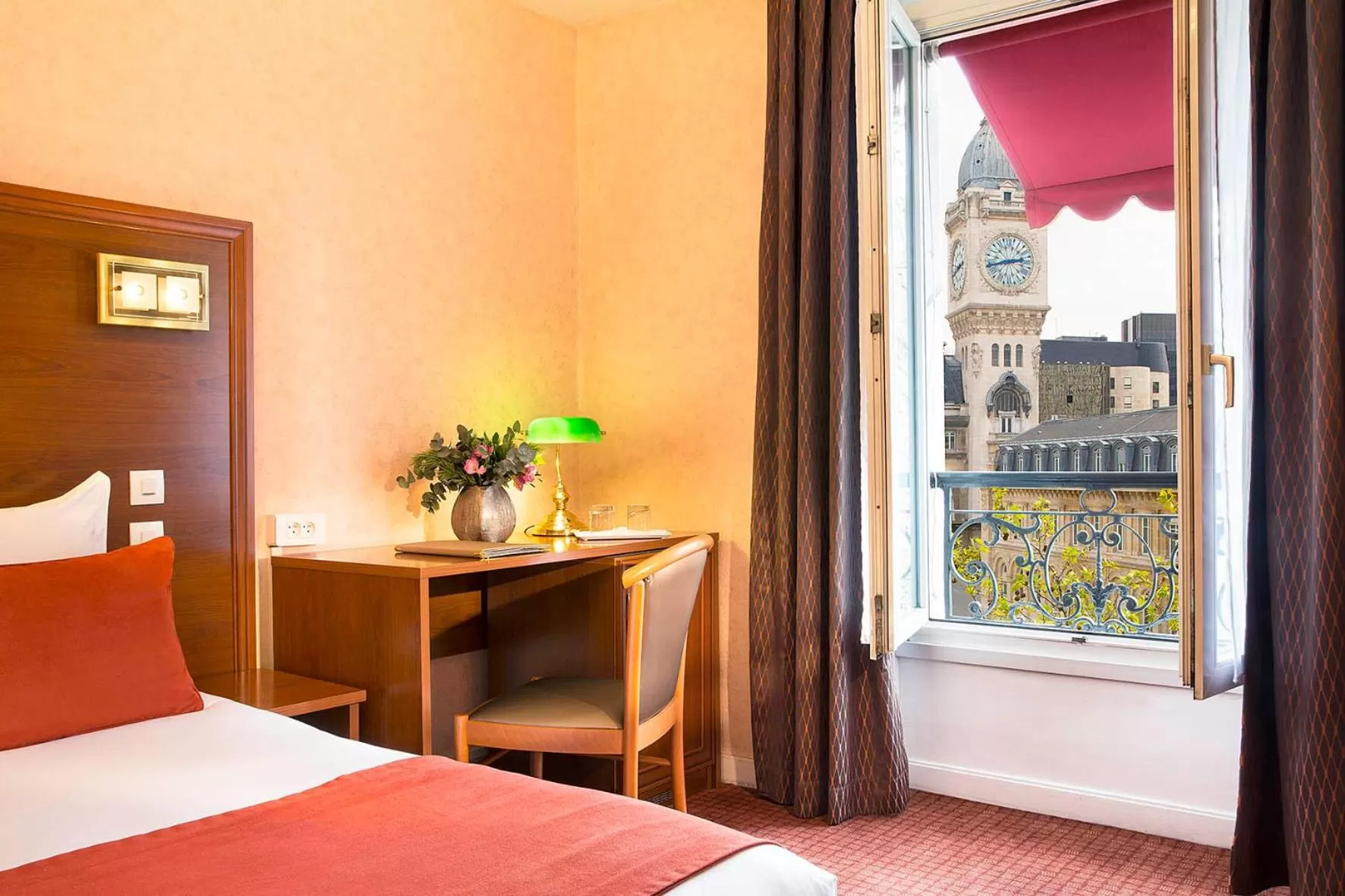 Club Double Room in Hotel Terminus Lyon