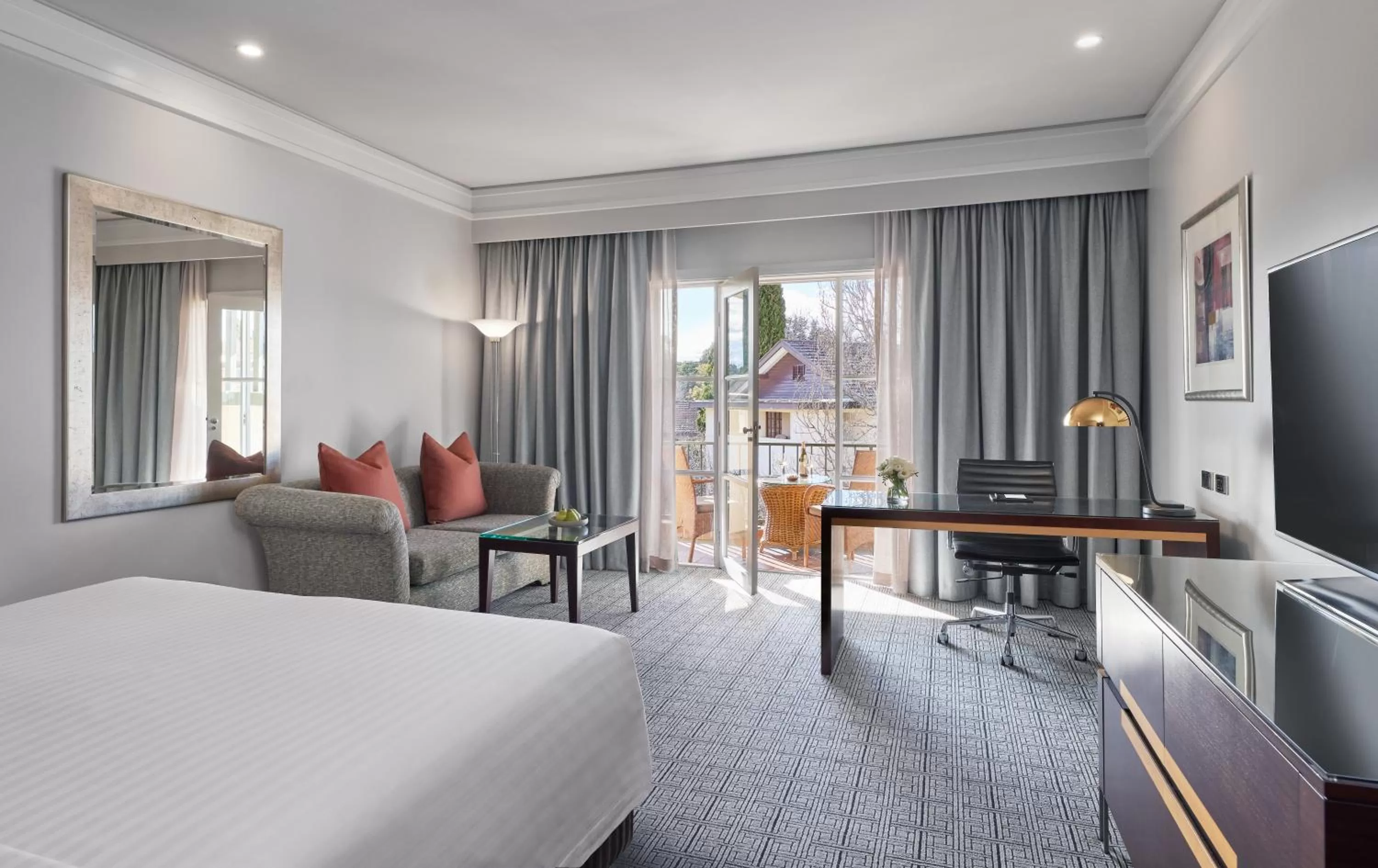 King Room with Balcony in Hyatt Hotel Canberra - A Park Hyatt Hotel