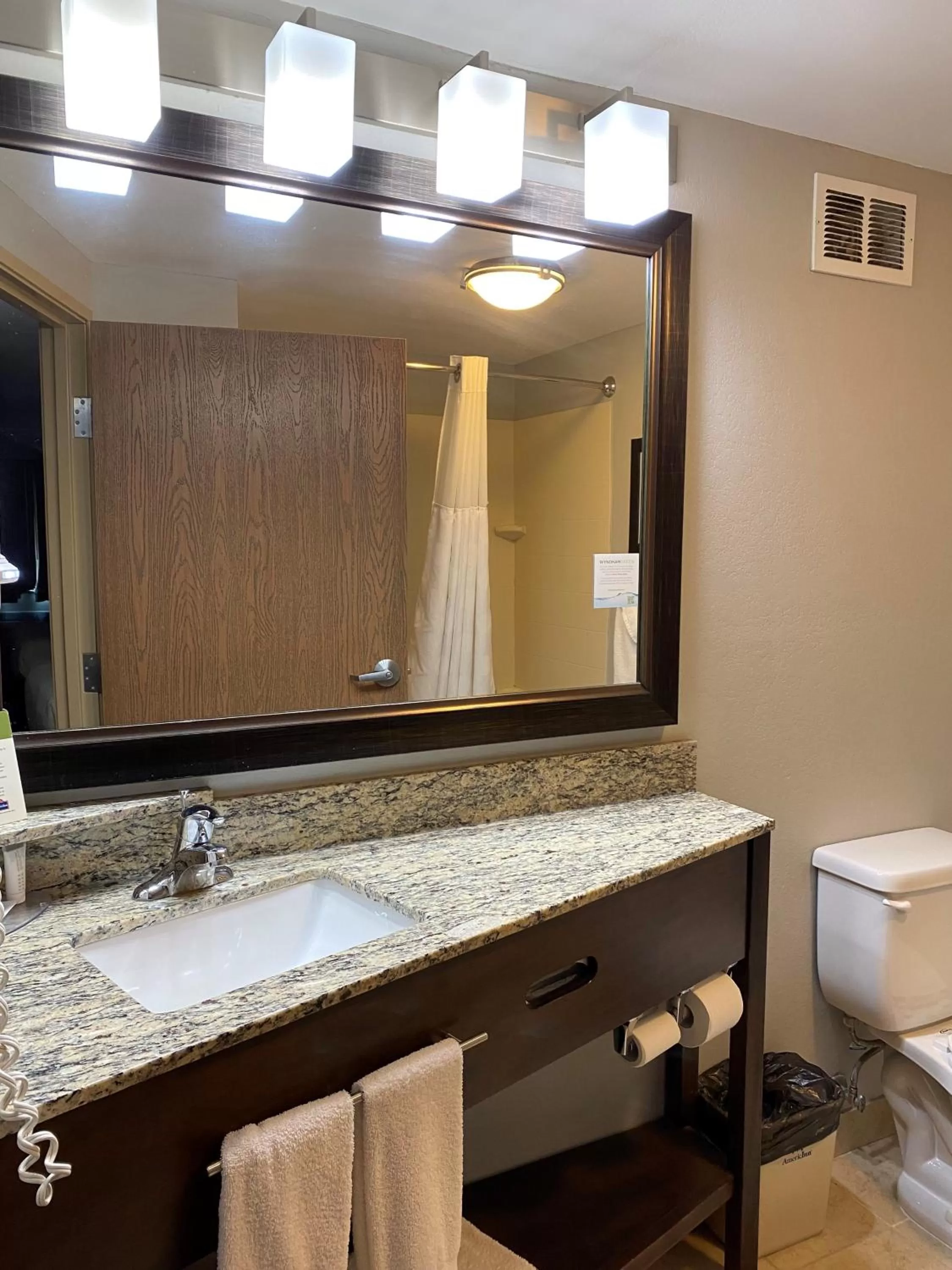 Deluxe King Suite - Non-Smoking in AmericInn by Wyndham Algona