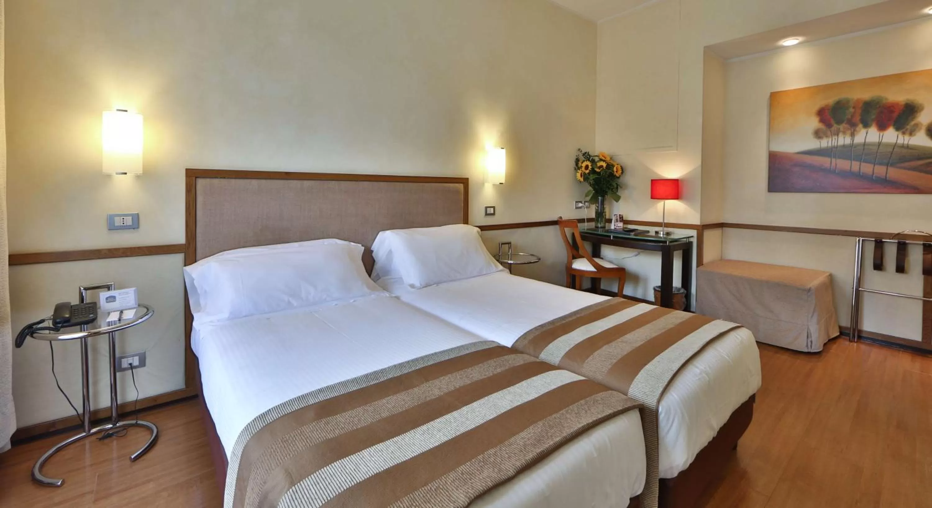 Comfort Queen Room with Extra Single Bed in Best Western Hotel Piccadilly