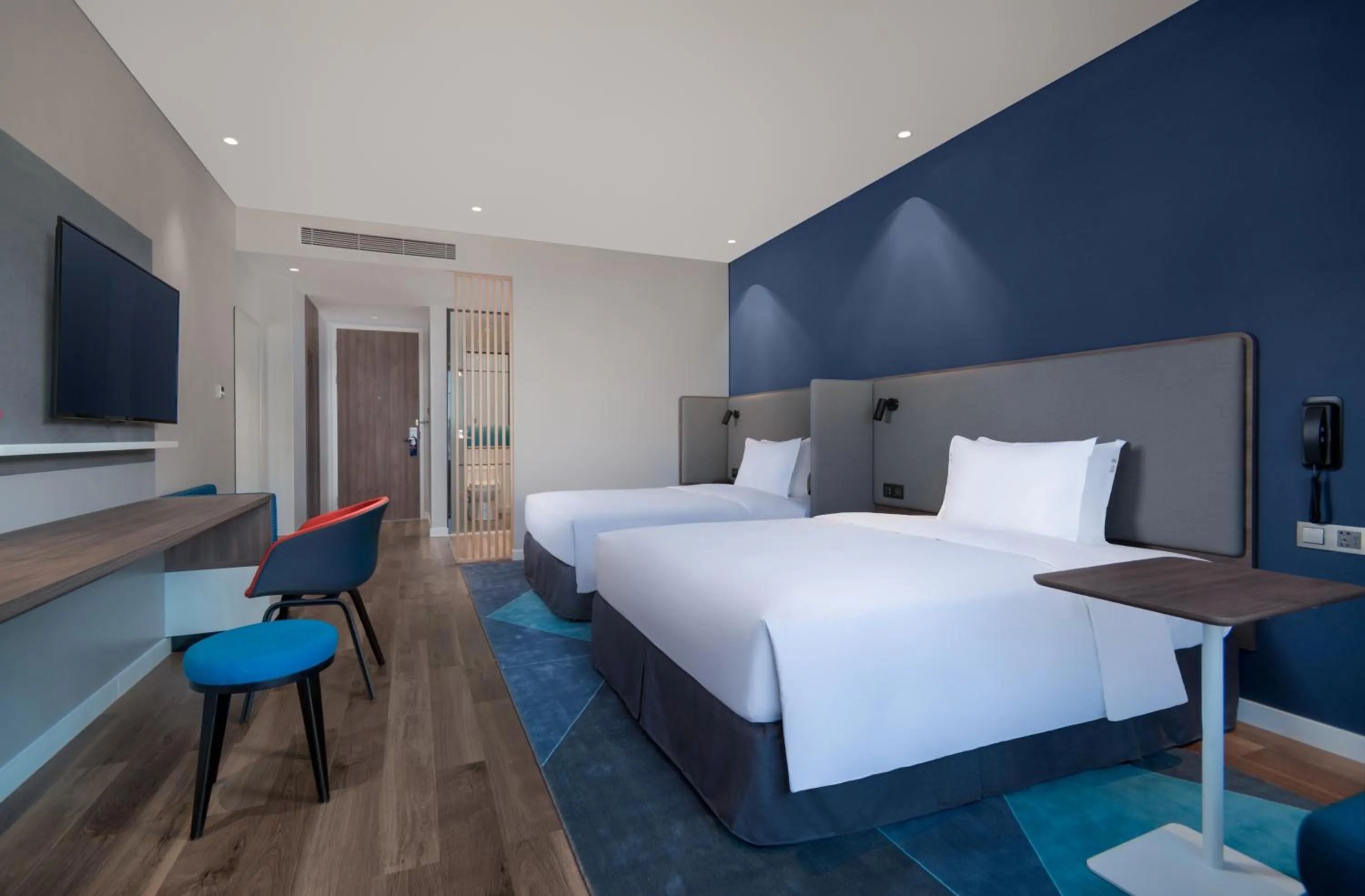 Standard Room with Two Queen Beds in Holiday Inn Express Jinjiang Anhai by IHG