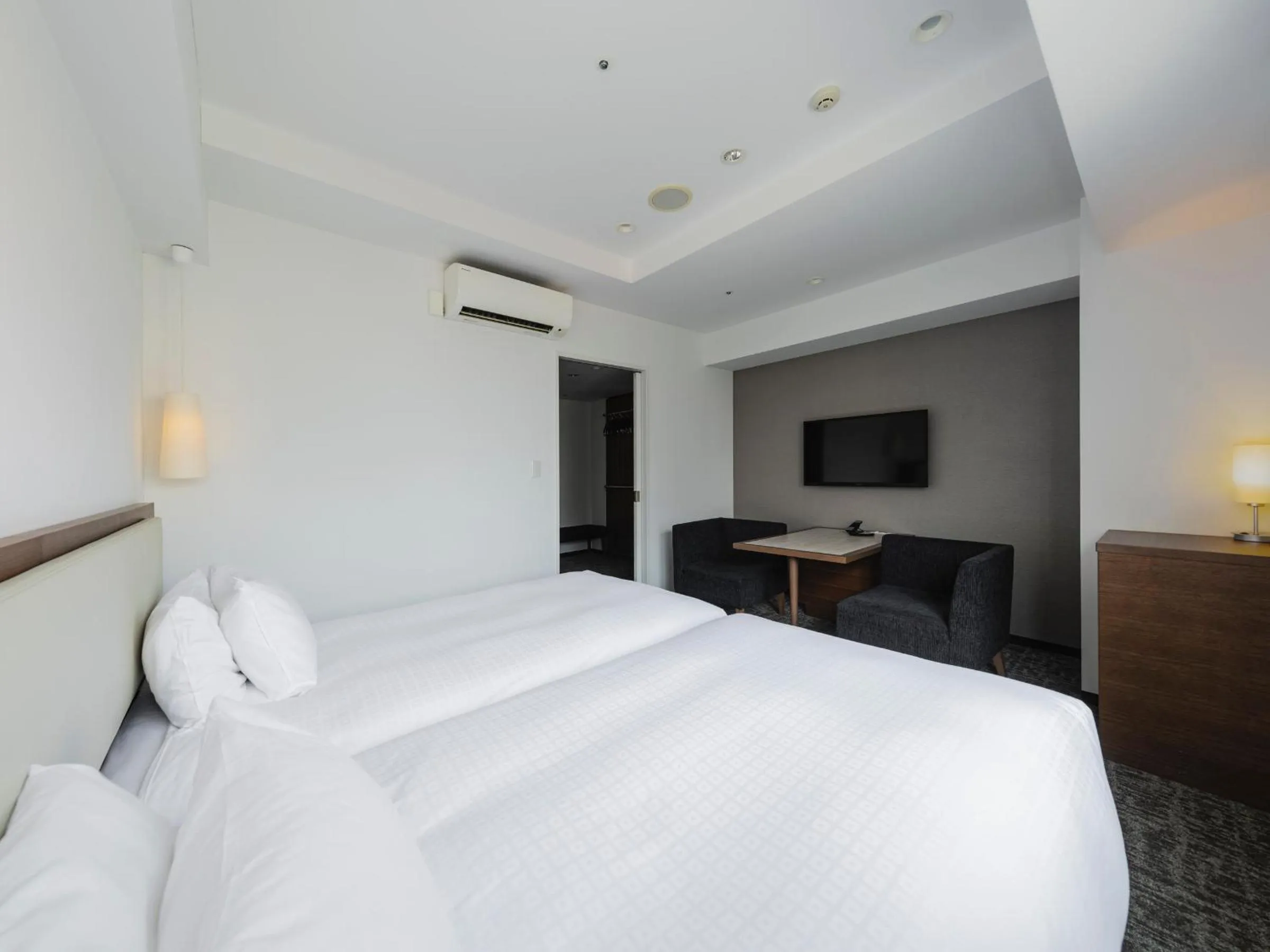 Twin Room - Non-Smoking in Tokyu Stay Shinjuku