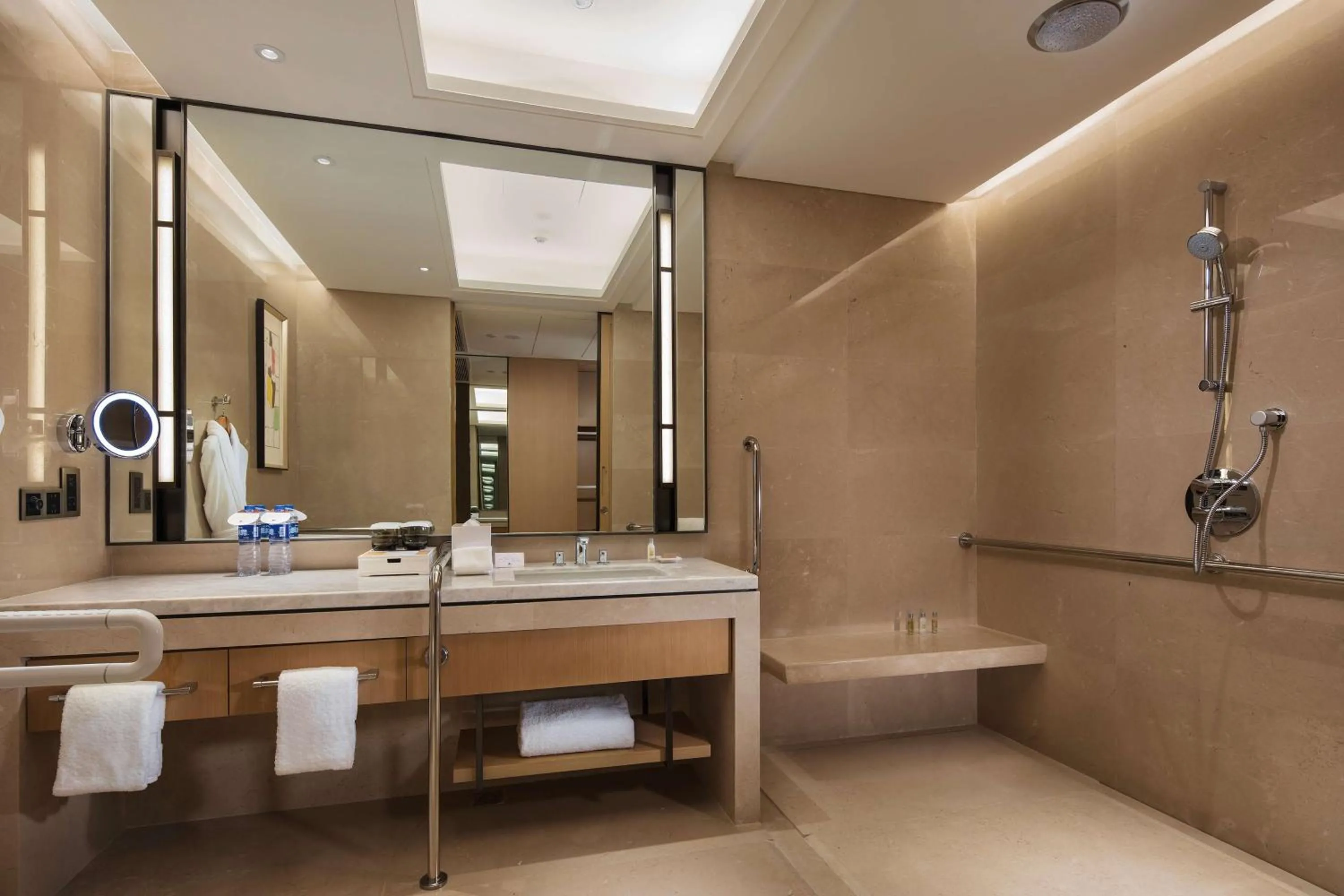 King Room - Mobility Accessible  in Hilton Chengdu Longquanyi