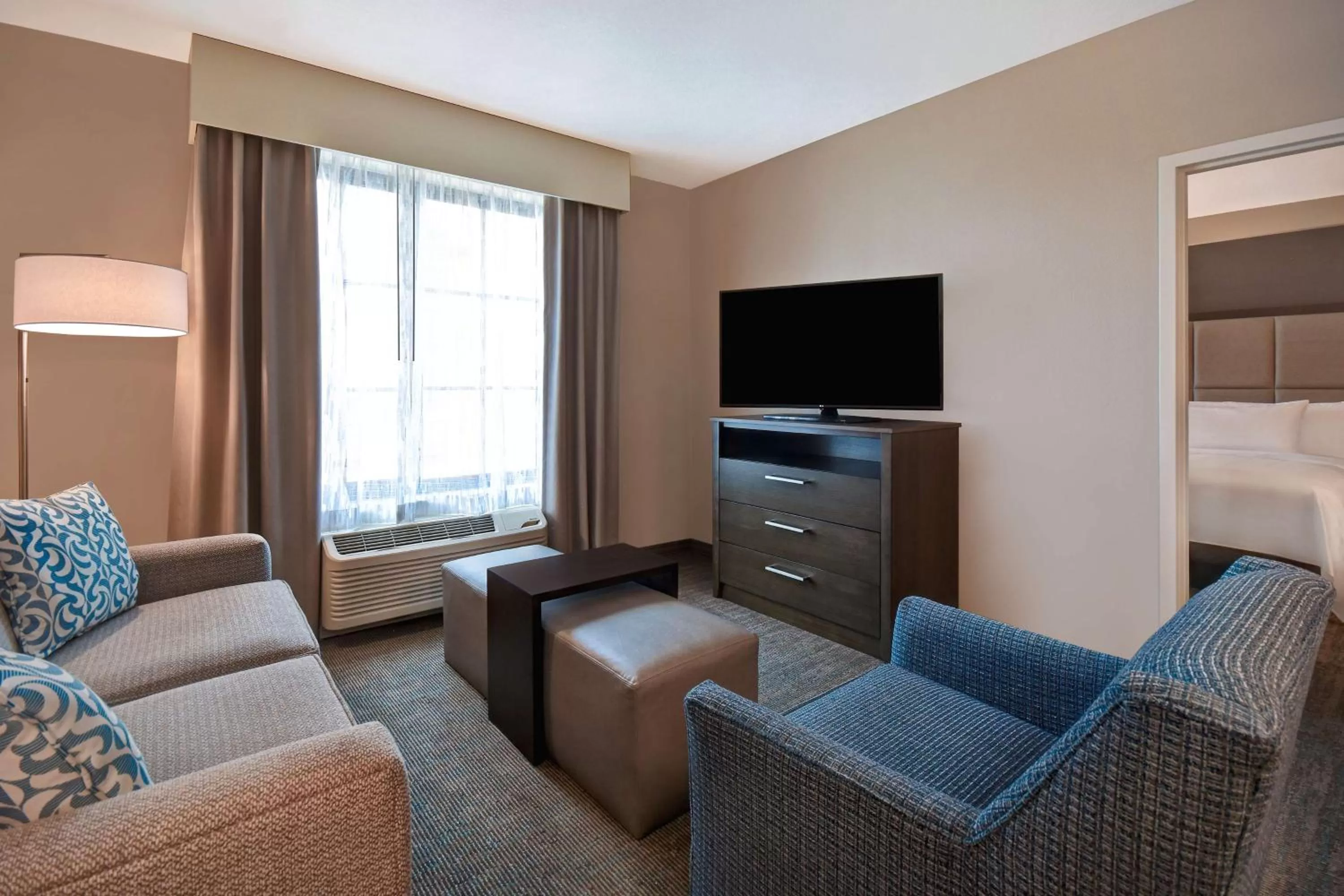 Queen Suite with Bath Tub - Mobility Access/Non-Smoking in Homewood Suites By Hilton Orlando Flamingo Crossings, Fl
