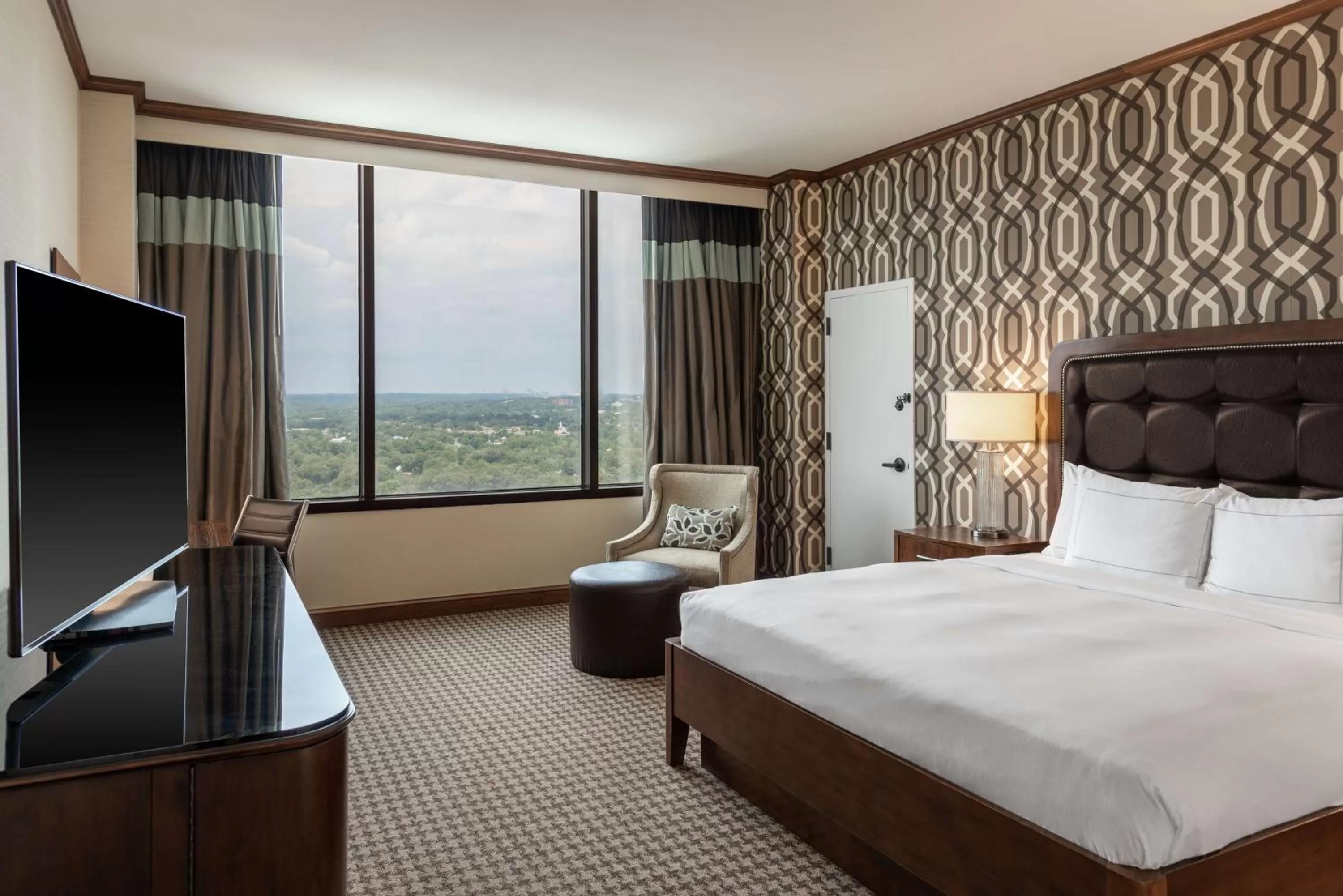 King Room in Hilton Alexandria Mark Center