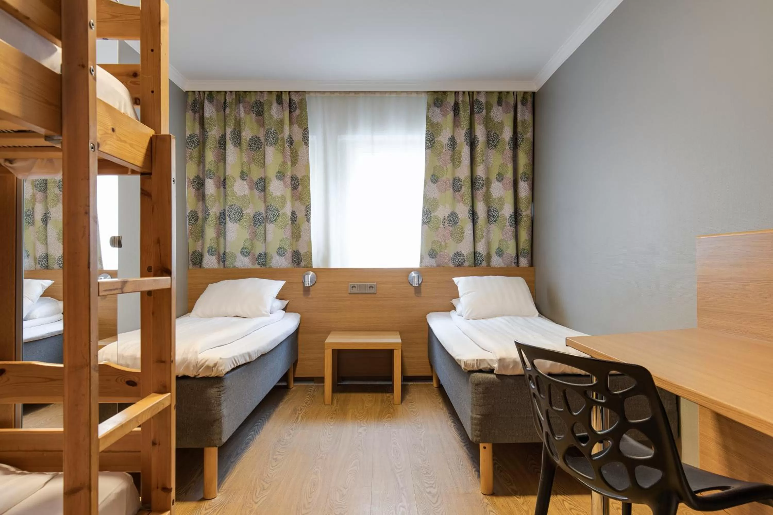 Family Room with Shared Bathroom (4 Adults) in Göteborgs Mini-Hotel