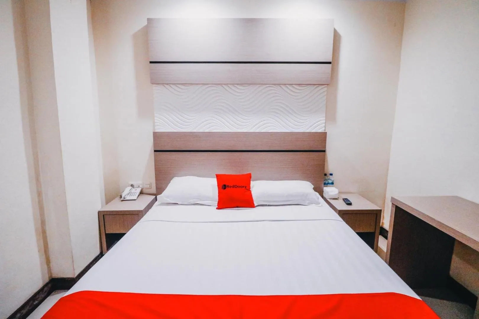 Twin Room in Reddoorz Plus near Makassar Town Square