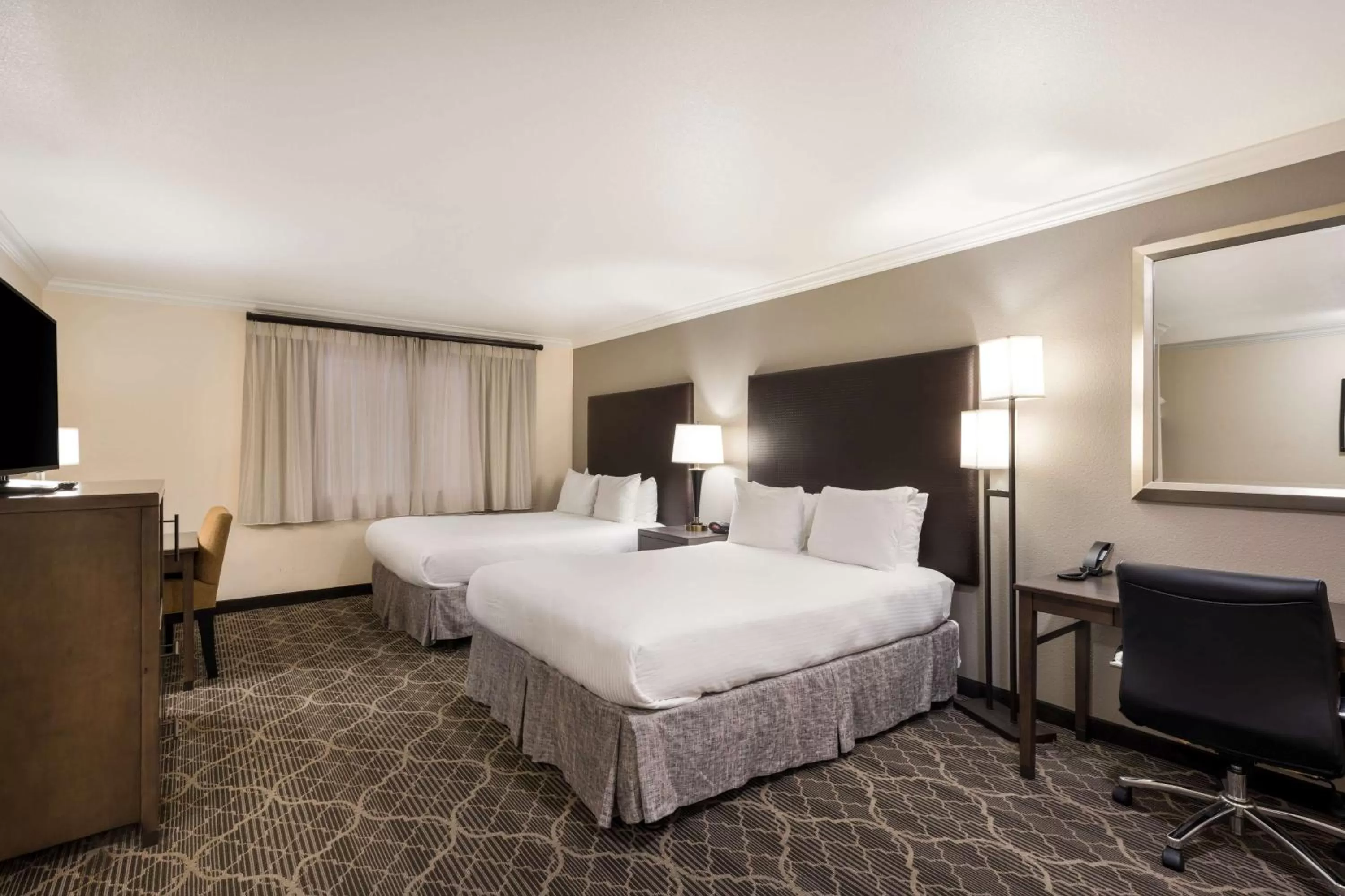 Family Suite with Two Queen Beds and Sofa Bed in Best Western Danville Sycamore Inn