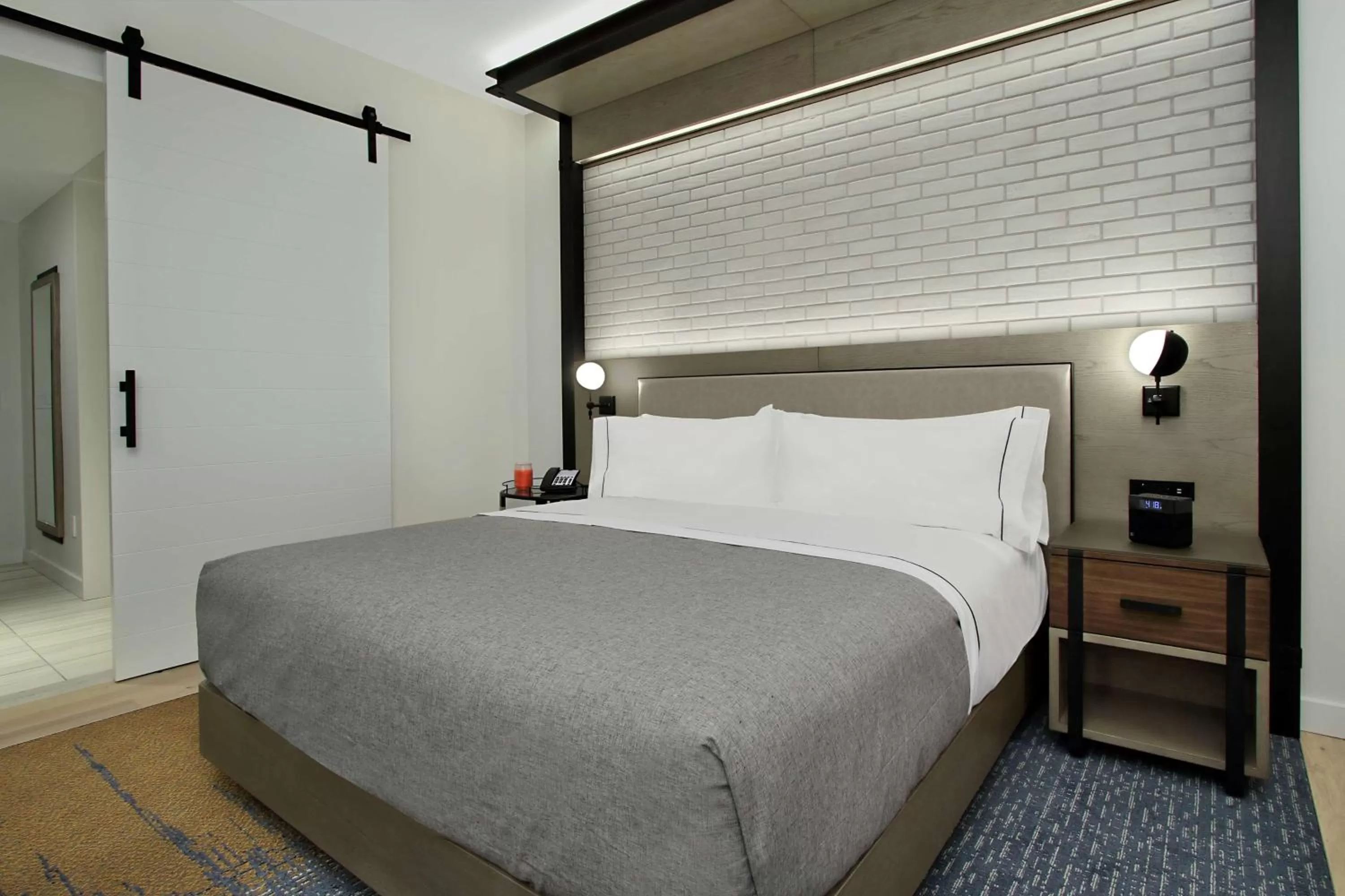 King Room - Hearing Access in Canopy By Hilton Columbus Downtown Short North