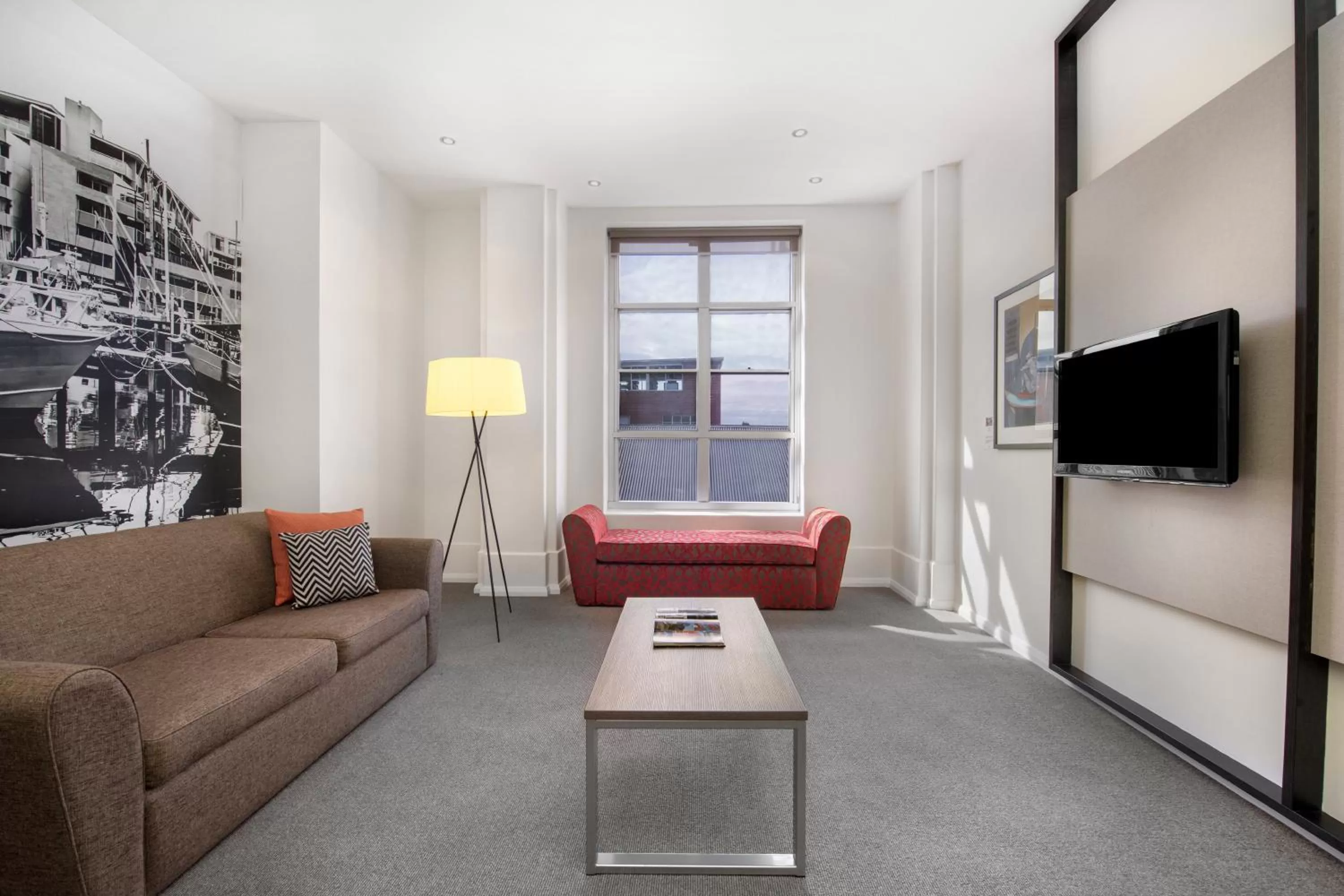 One-Bedroom Apartment in Mantra One Sandy Bay Road