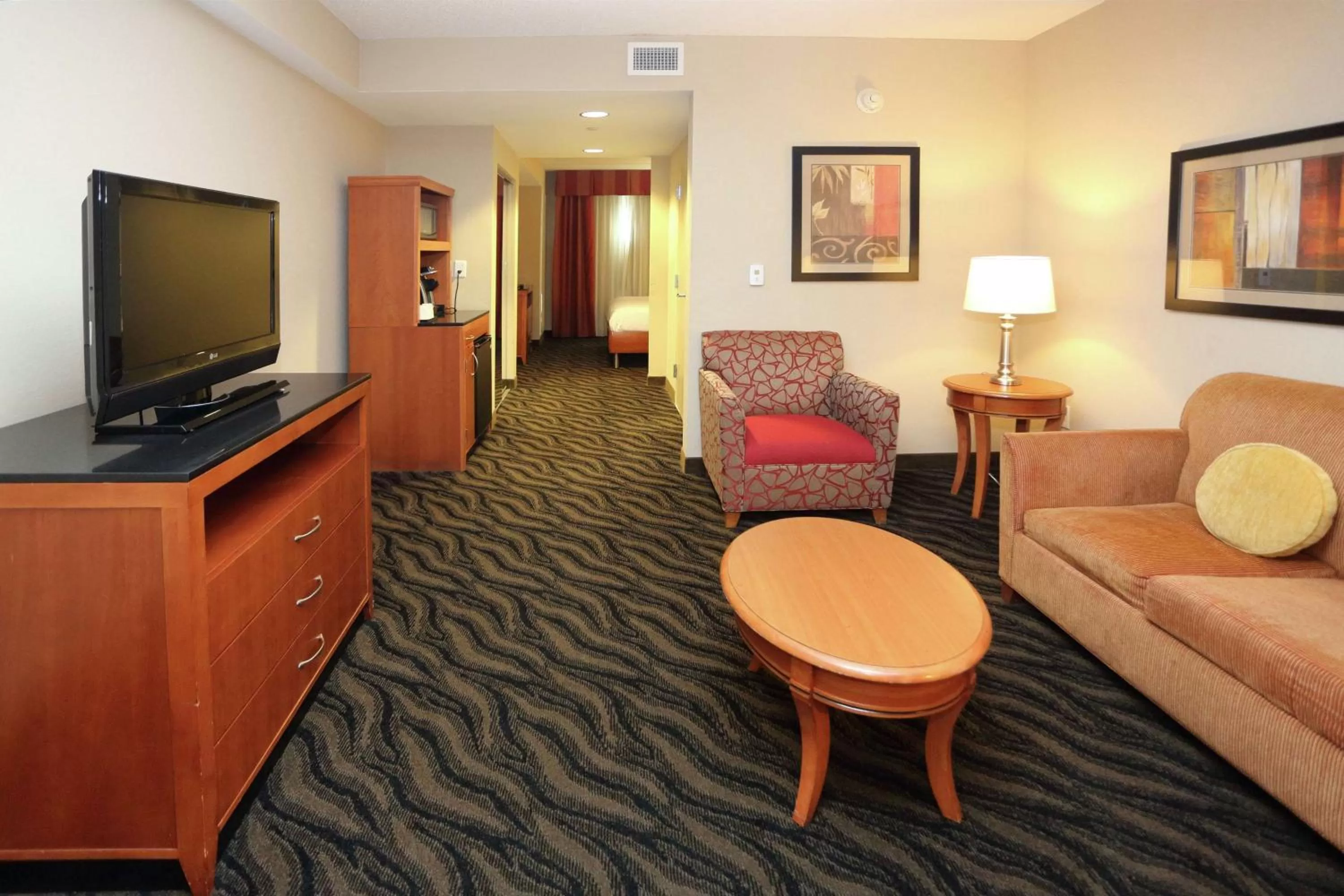 Junior Suite in Hilton Garden Inn Chesapeake/Suffolk
