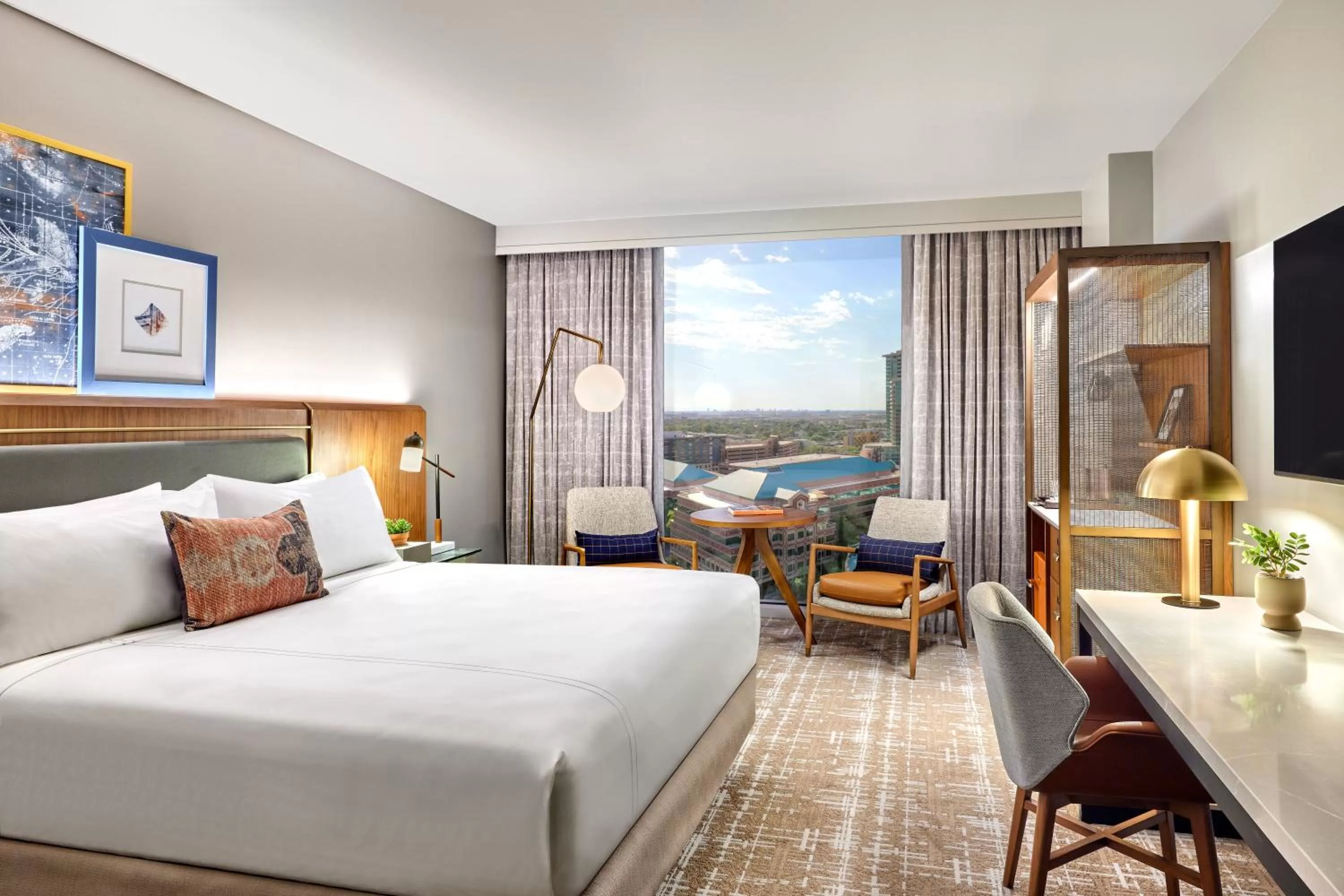 Deluxe Room 1 King Bed in Omni Tempe Hotel at ASU