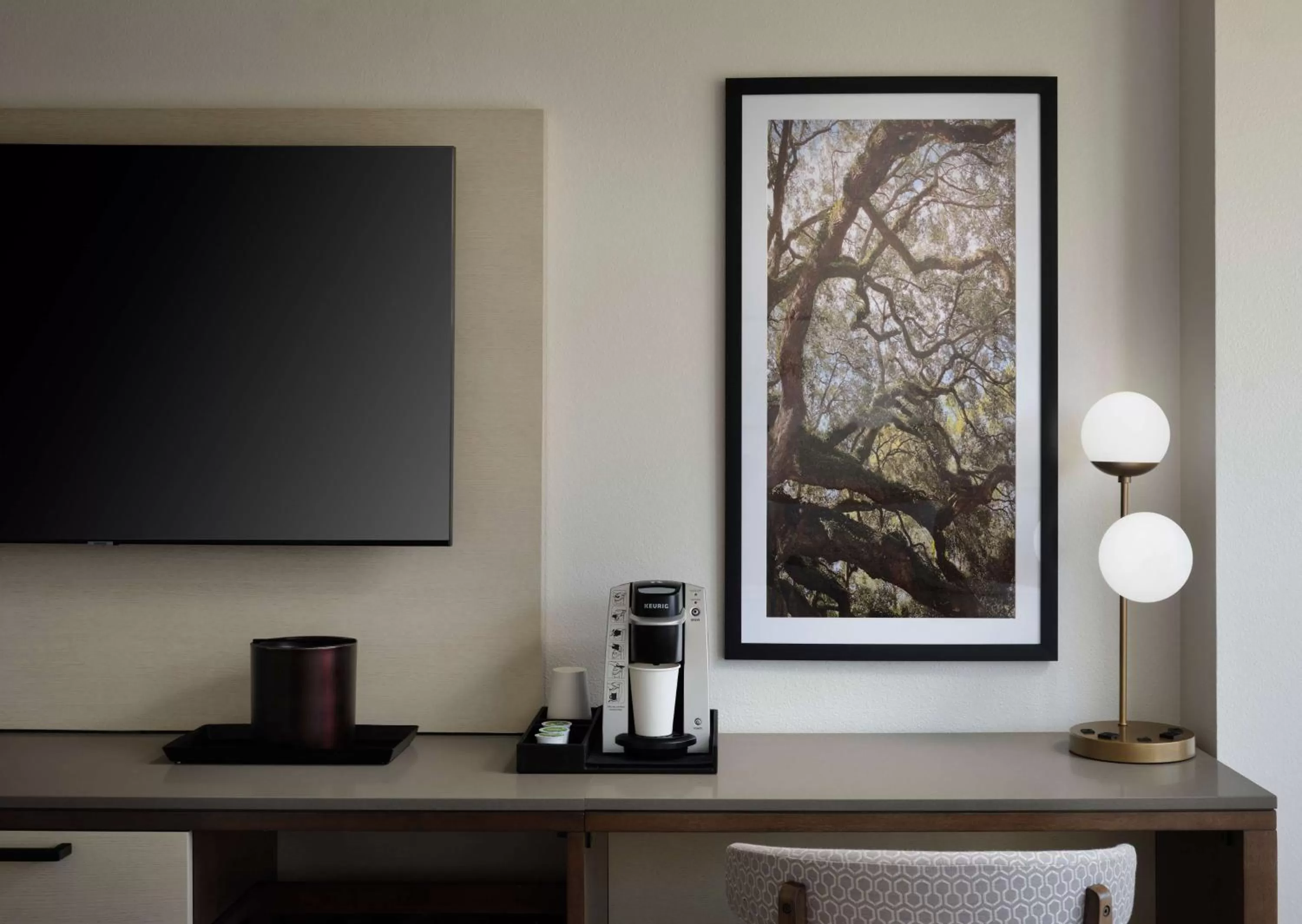 Superior Queen Room with Two Queen Beds in Sonesta Irvine John Wayne Airport