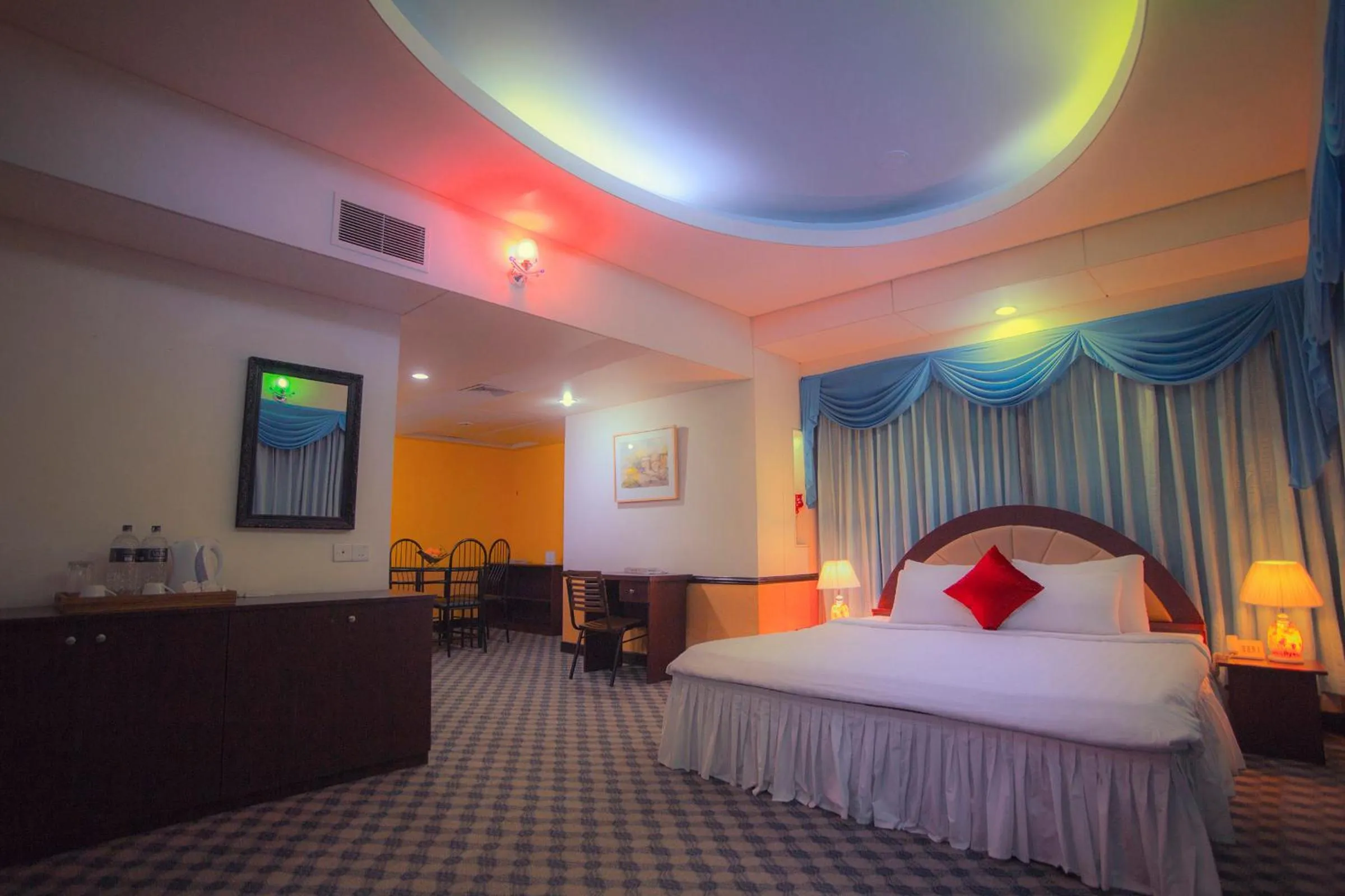 Royal Suite - single occupancy in Hotel 71