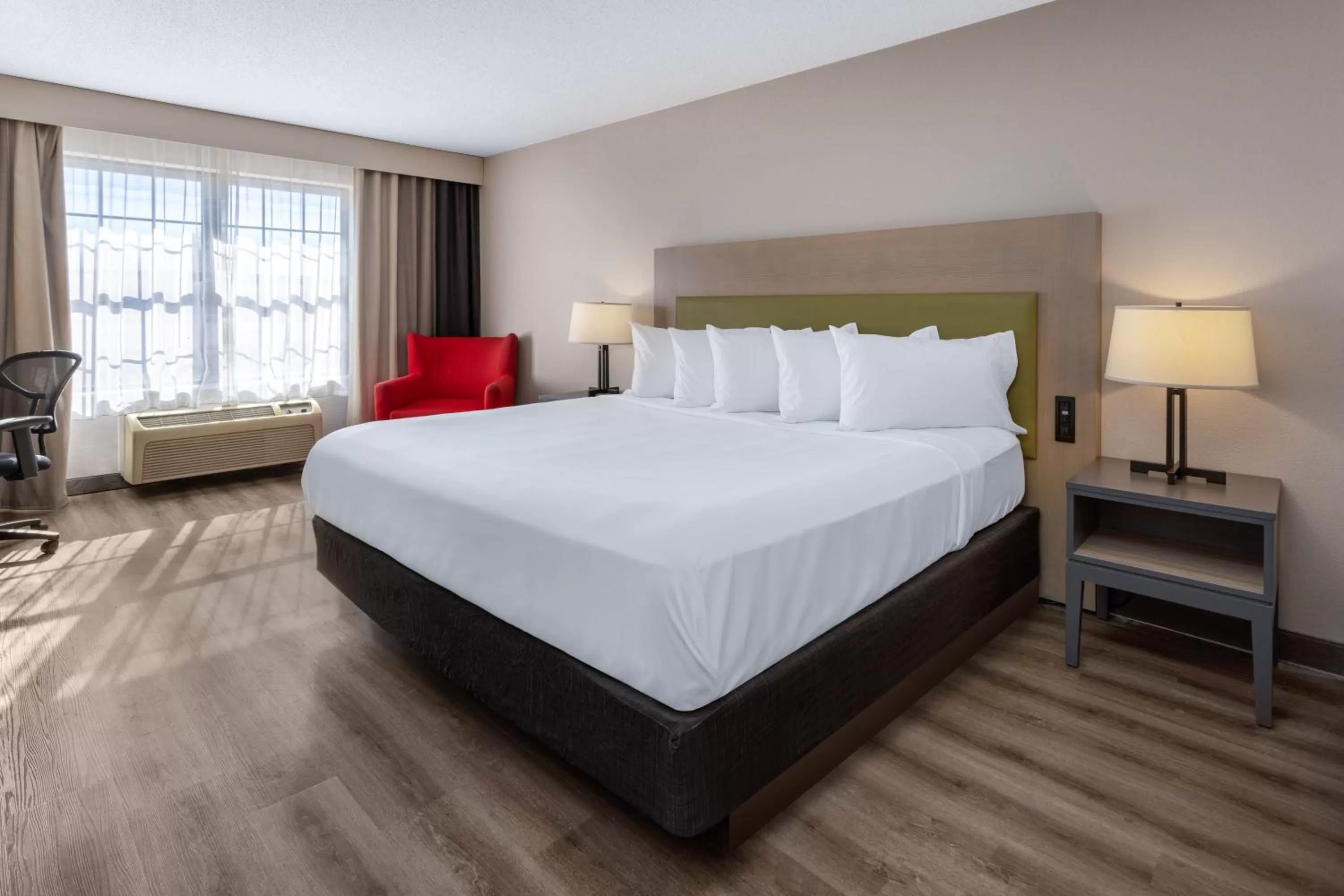 King Room - Disability Access in Country Inn & Suites by Radisson, Salisbury, MD