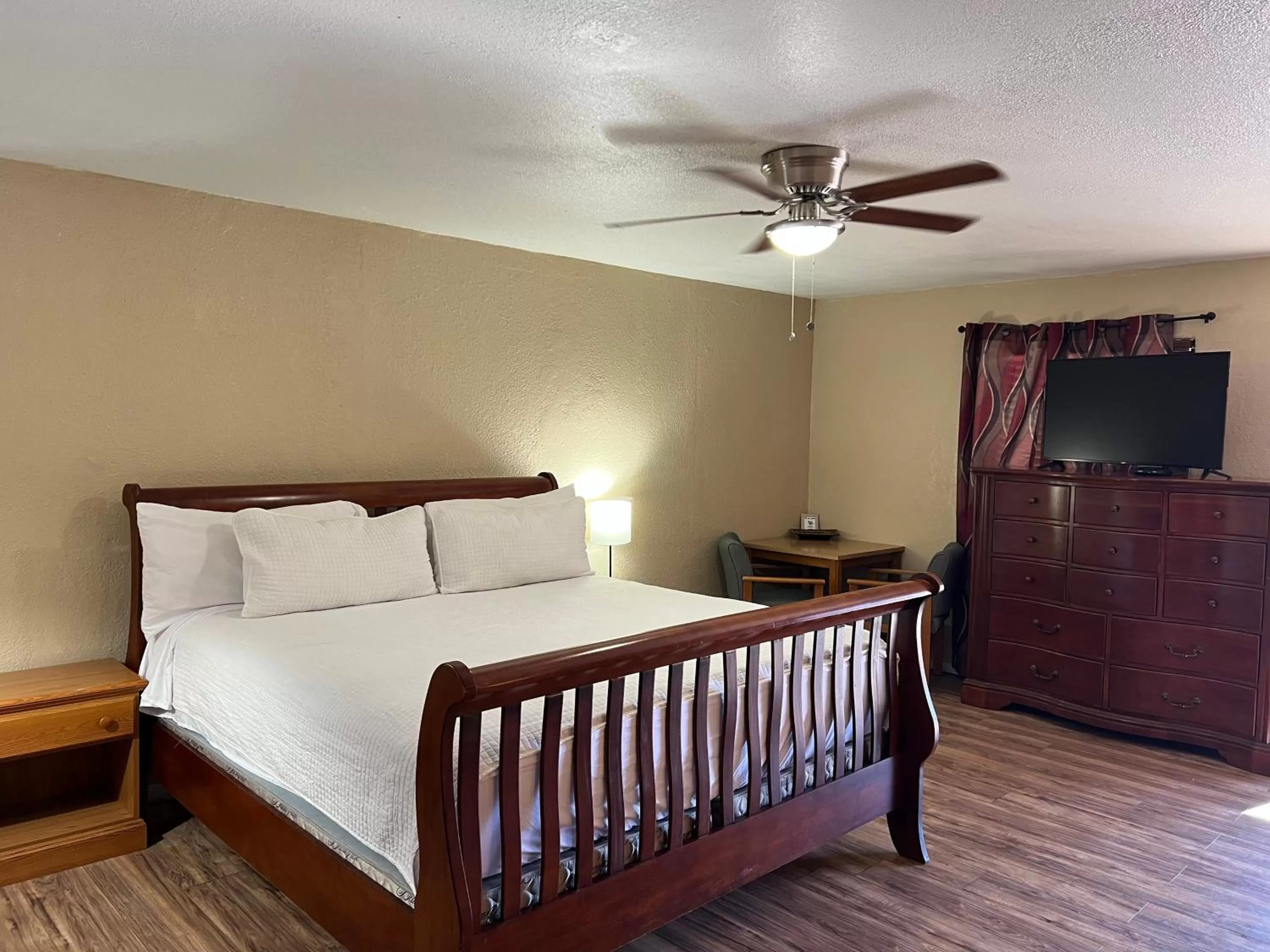 Standard King Room in TimberLodge Inn