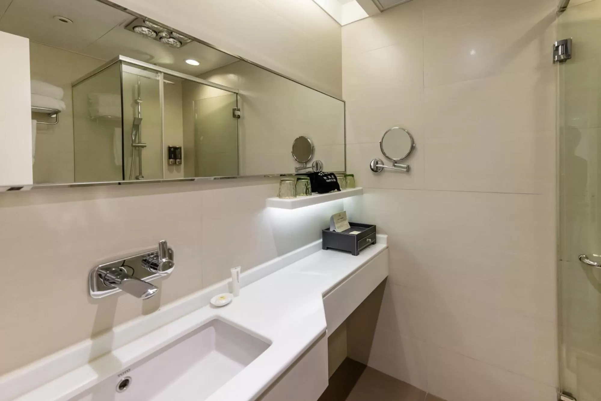 Family Suite in Starr Hotel Shanghai (Shanghai Railway Station)