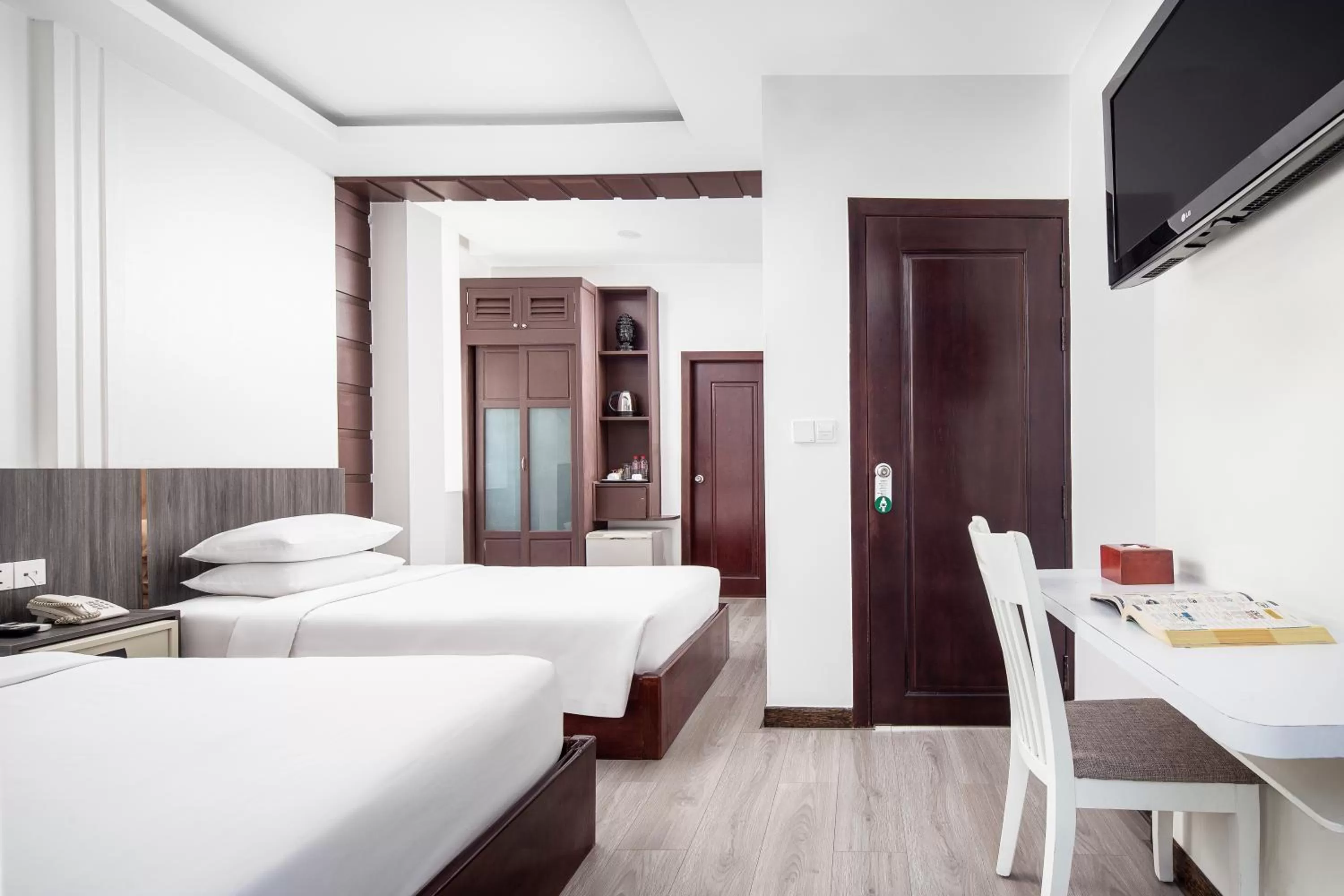 Deluxe Twin Room in King Grand Boutique Hotel