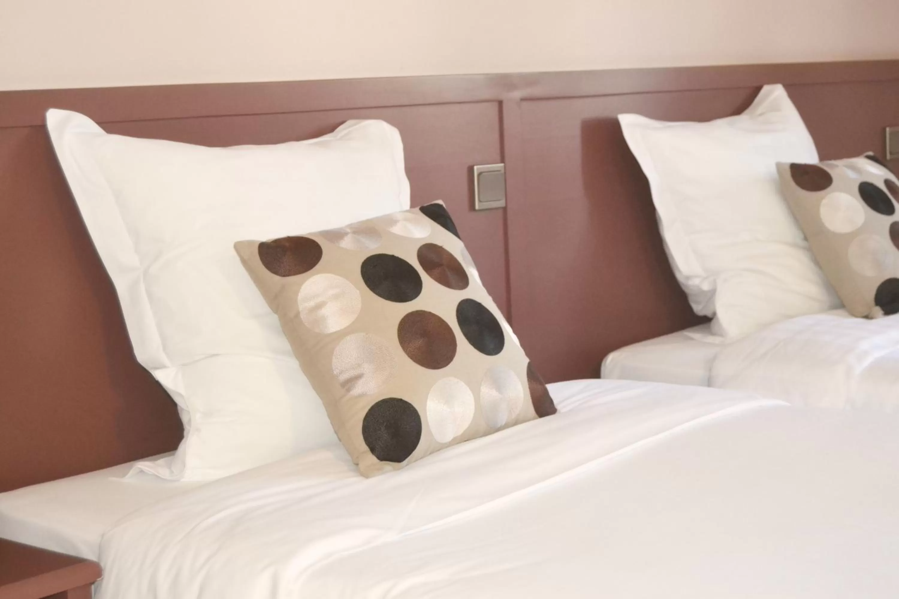 Comfort Twin Room in Logis Hotels - Château Saint Marcel