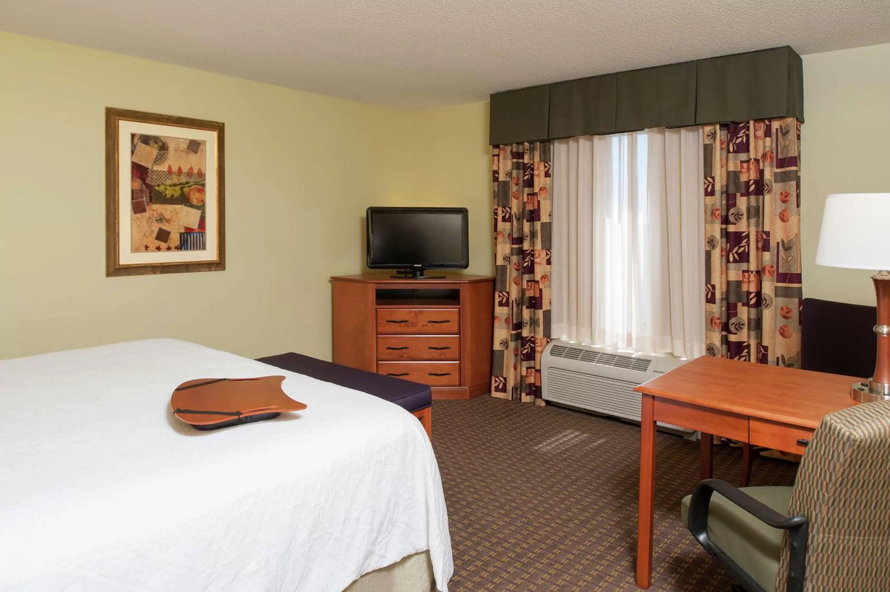 King Room with King Bed - Non-Smoking in Hampton Inn Macomb