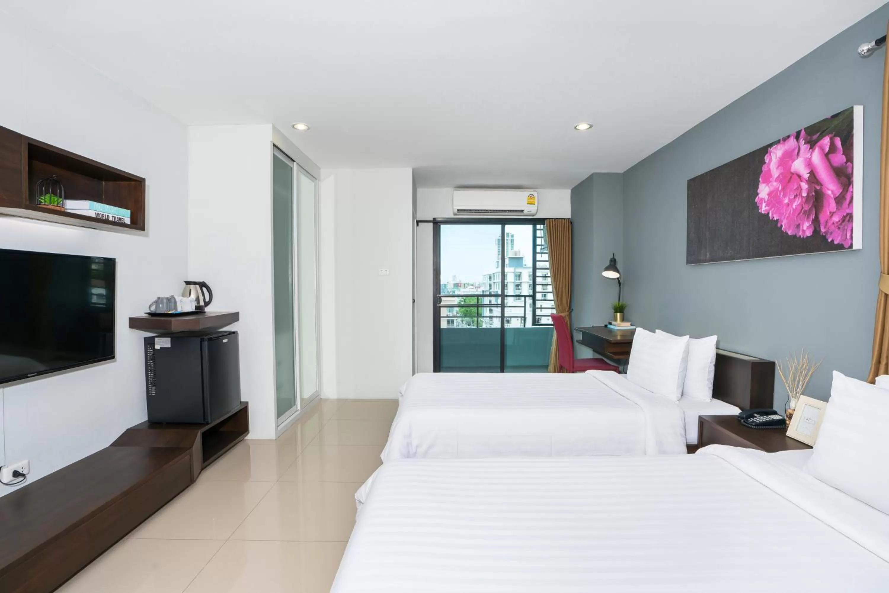 Deluxe Twin Room in De Botan Srinakarin Hotel & Residence