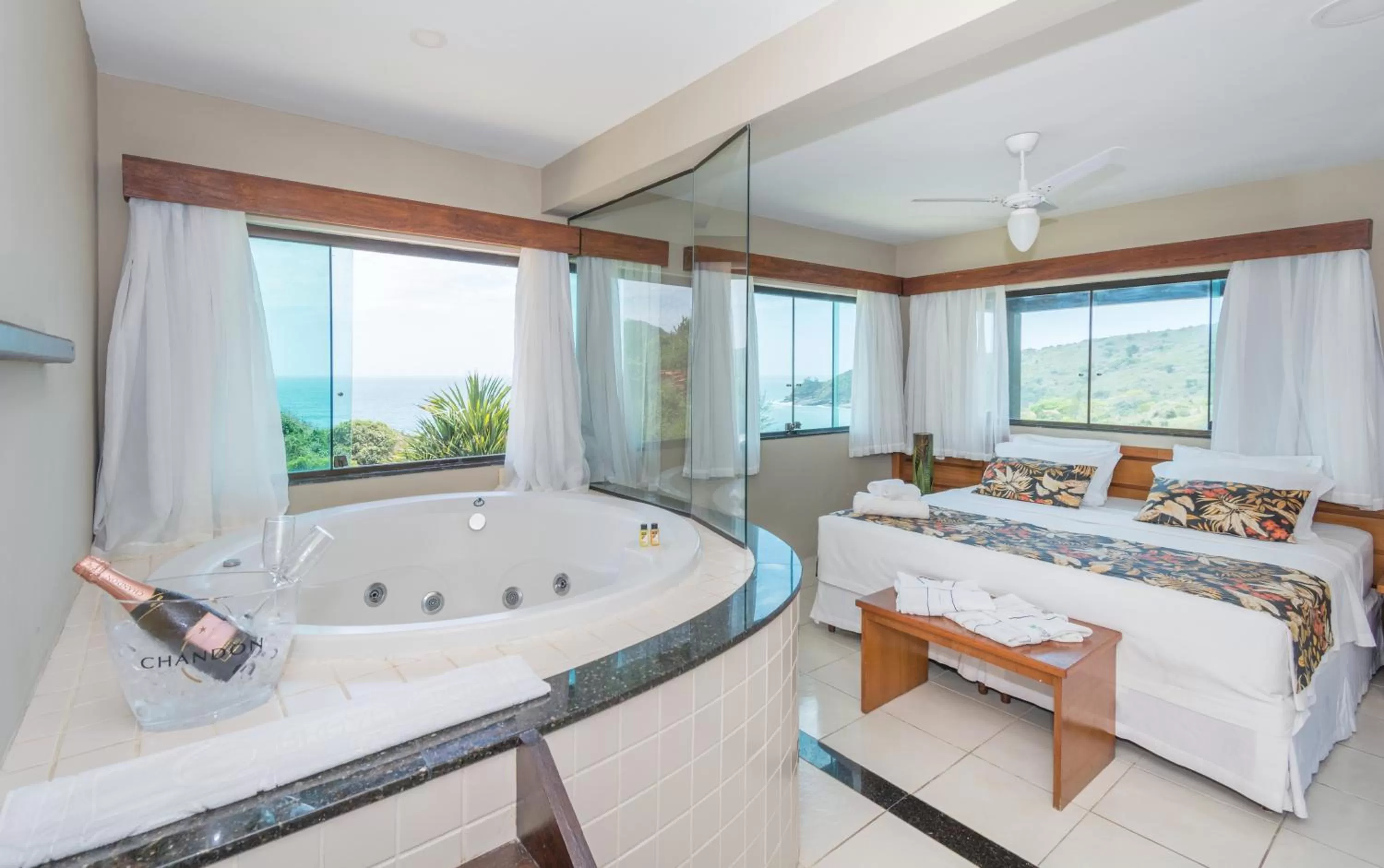 Executive Suite with Sea View in Hotel Pousada Brava Club