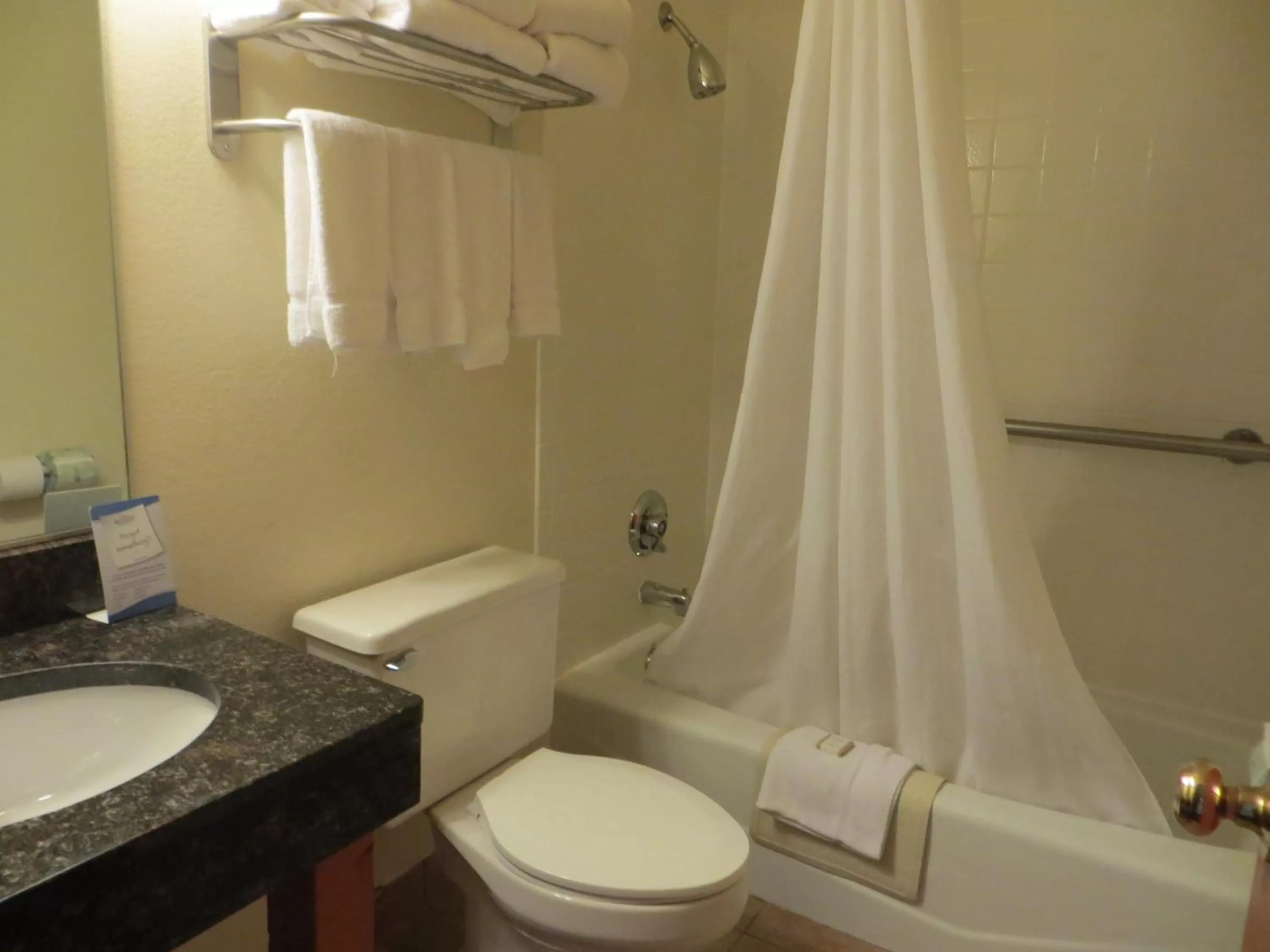 King Suite MoblilityAccessible - Non-Smoking in Baymont by Wyndham Eau Claire WI