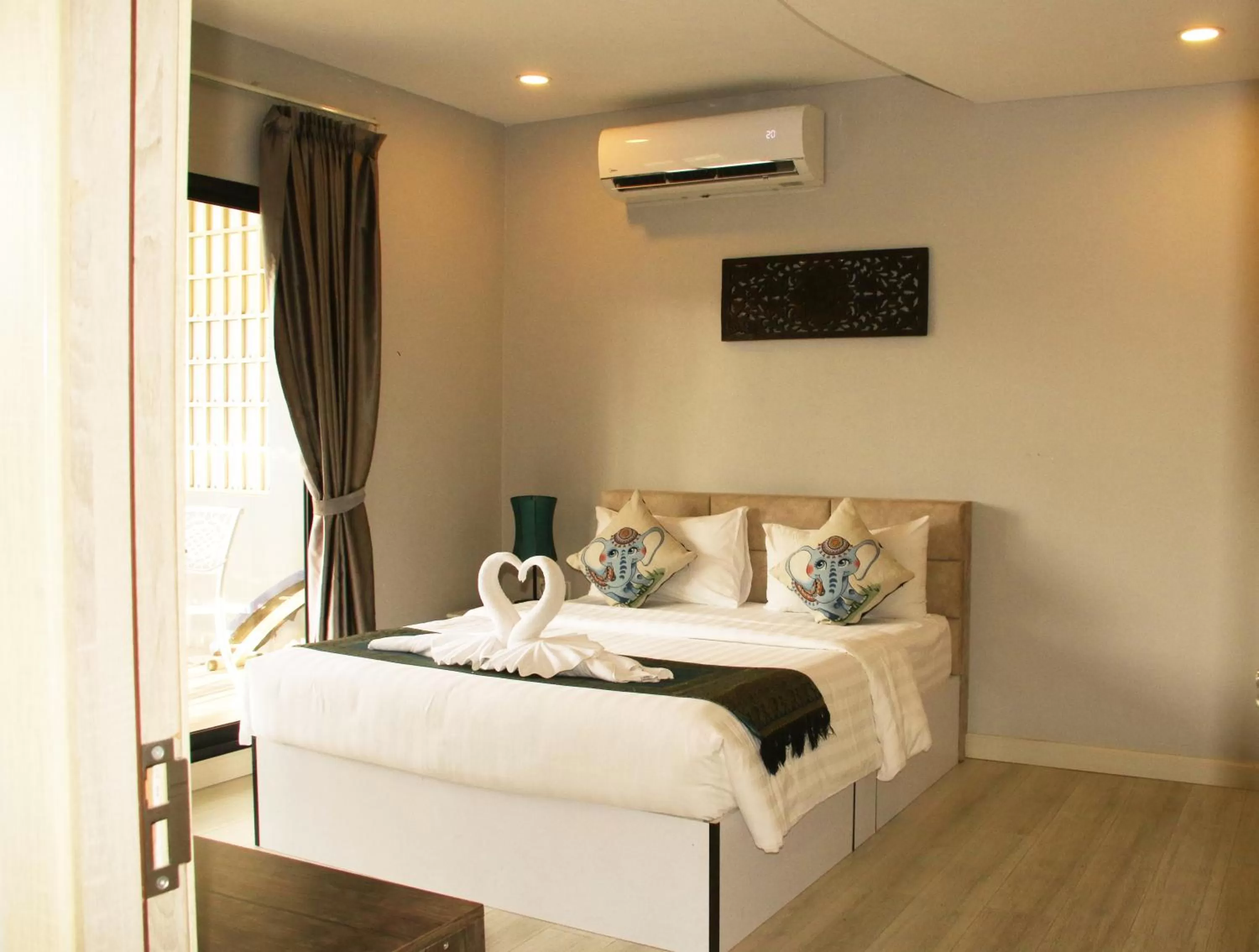 Superior Double Room with Balcony in Ostro Hotel