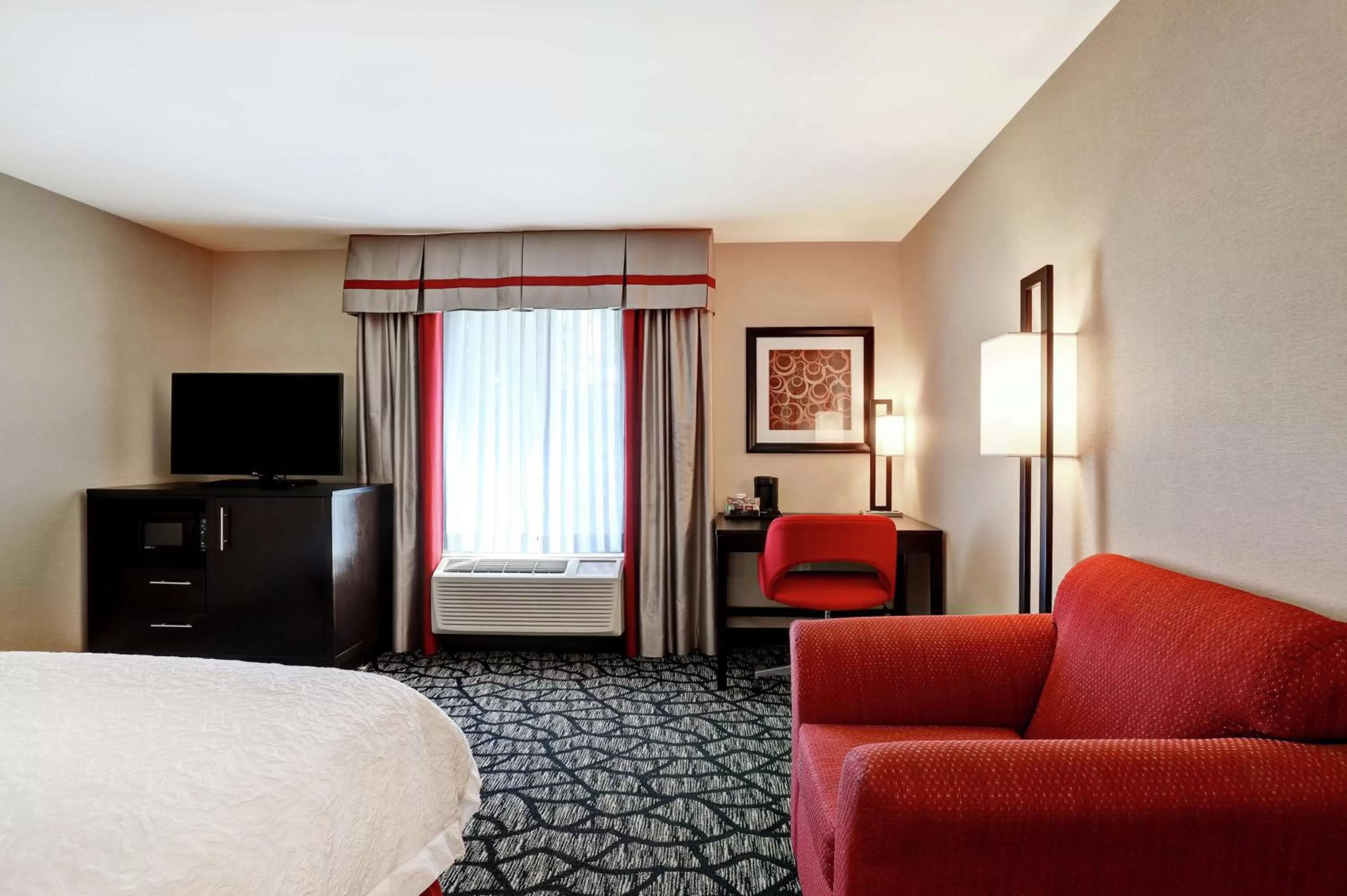 King Room - Non-Smoking in Hampton Inn by Hilton Chilliwack