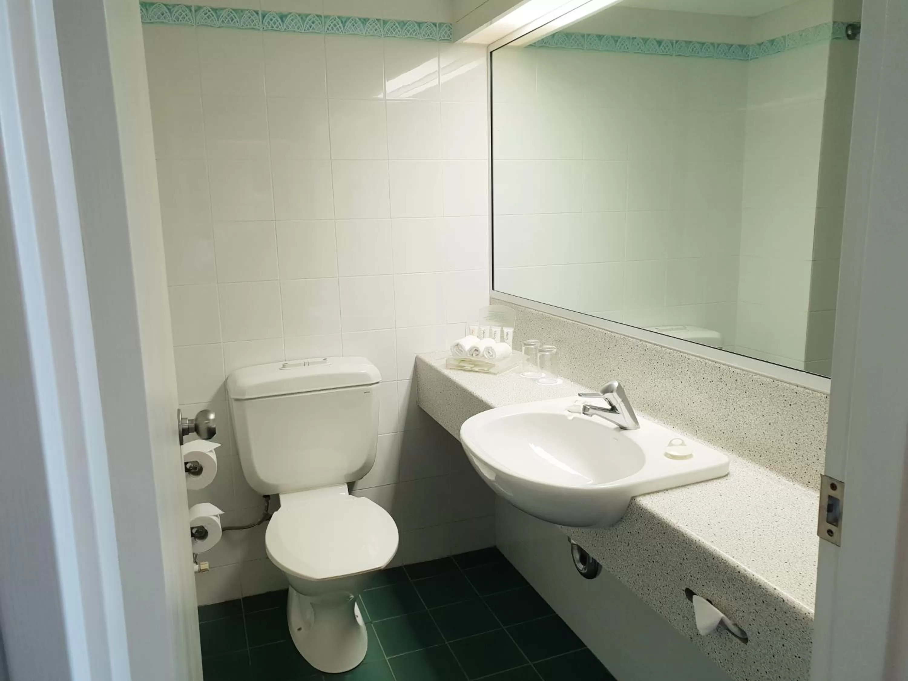 Standard Triple Room with King and Single Bed in Cairns Harbourside Hotel