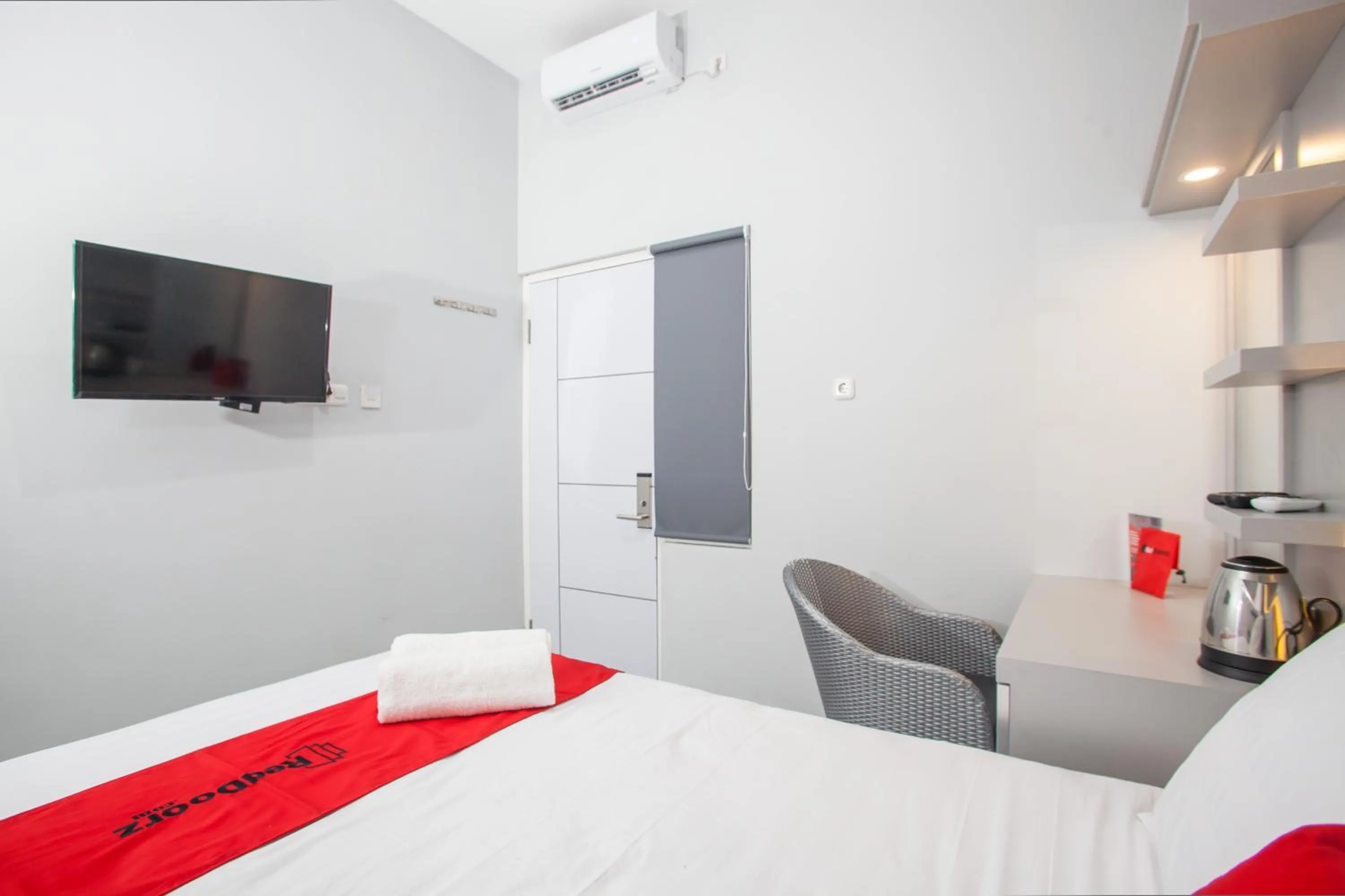 Double Room in RedDoorz Plus near Politeknik Negeri Malang