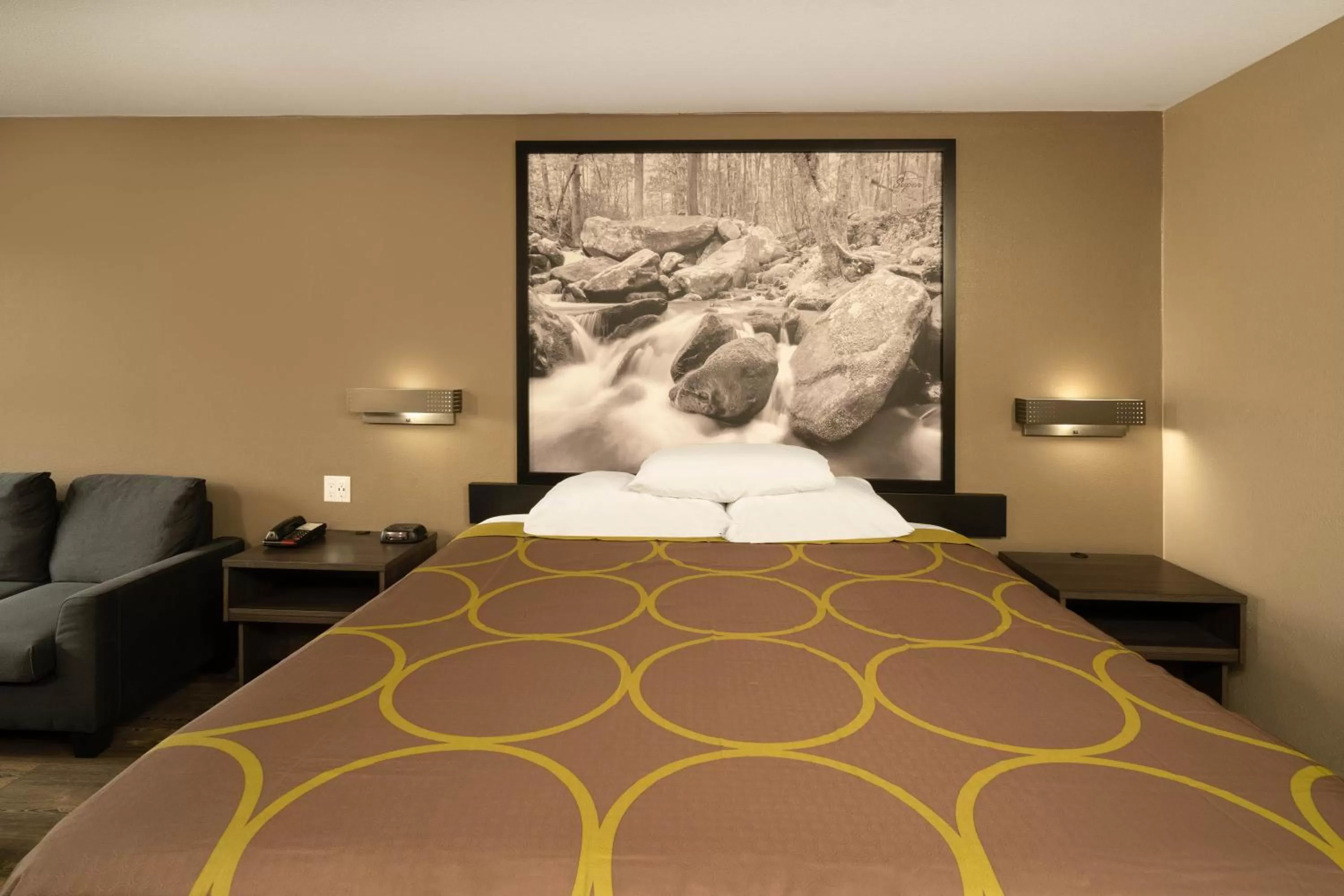 King Studio Suite - Ground Floor/Smoking in Super 8 by Wyndham Cleveland