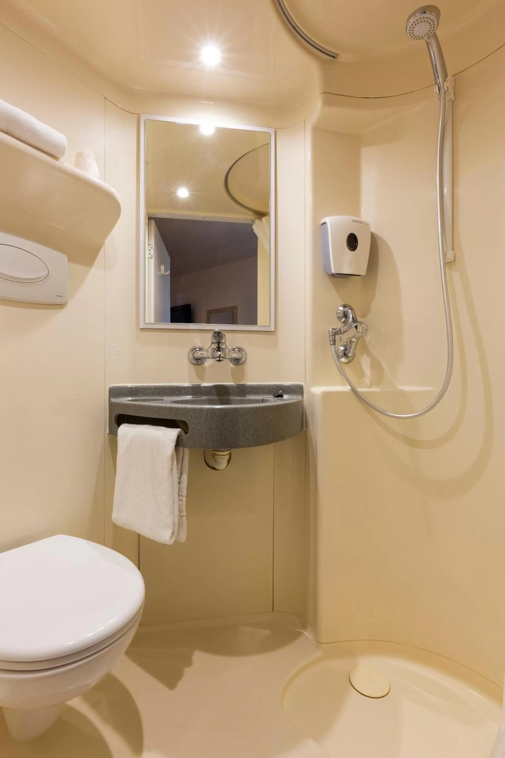 Double Room with one Bunk Bed in Premiere Classe Nantes Ouest - St Herblain