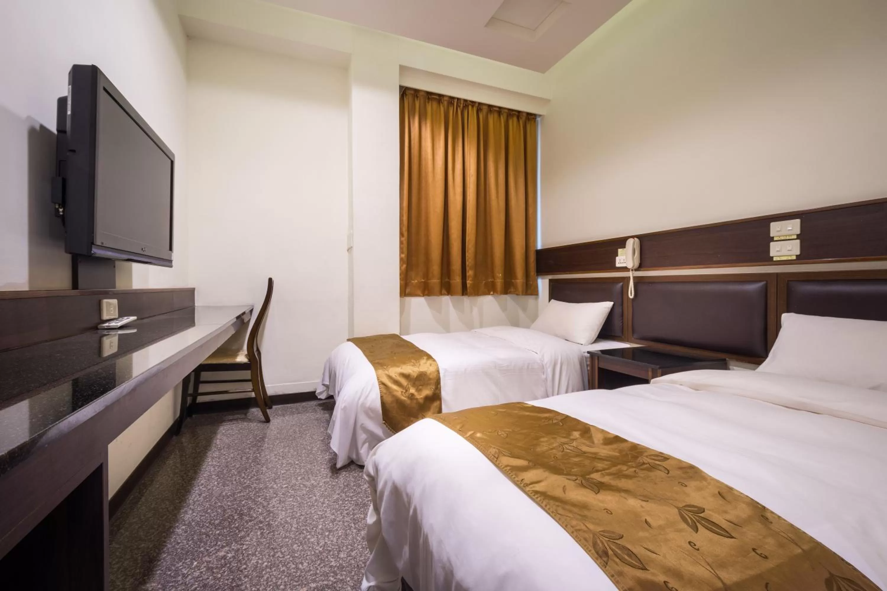 Standard Twin Room in Twinstar Hotel