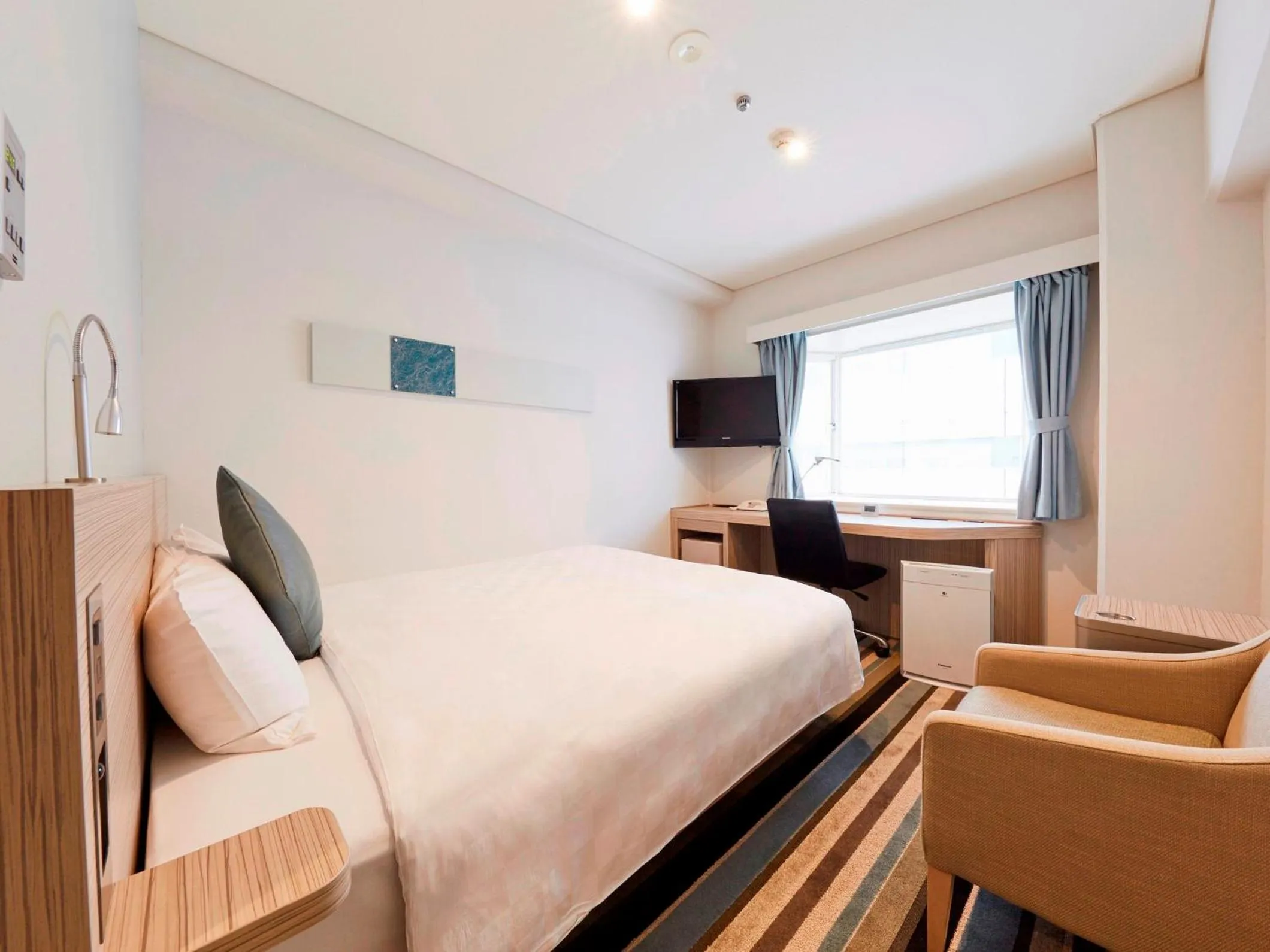 Small Double Room with Lounge Access ＆ Complimentary Light Breakfast - Non-Smoking in Shinagawa Prince Hotel N Tower