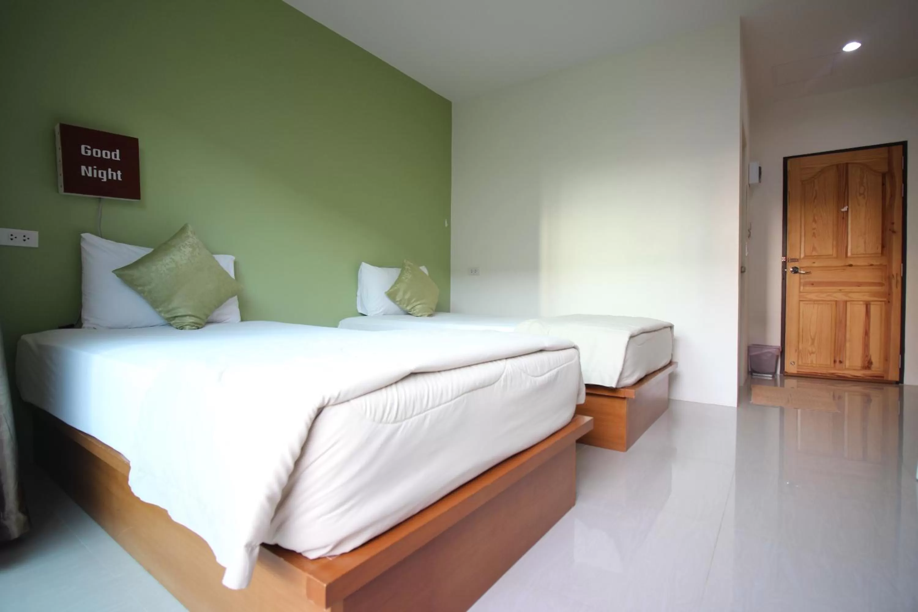 Standard Twin Room in Green Apple Villa