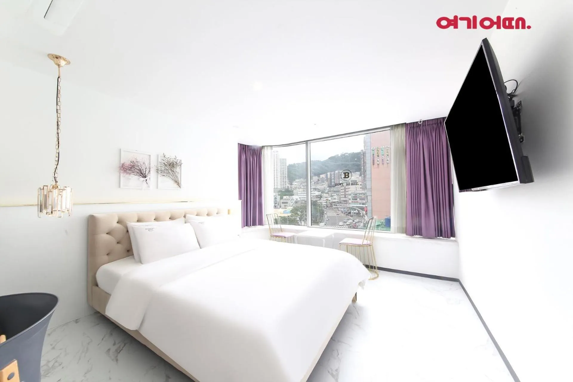 Deluxe Double Room with Half-Beach View in Brown-Dot Hotel Songdo