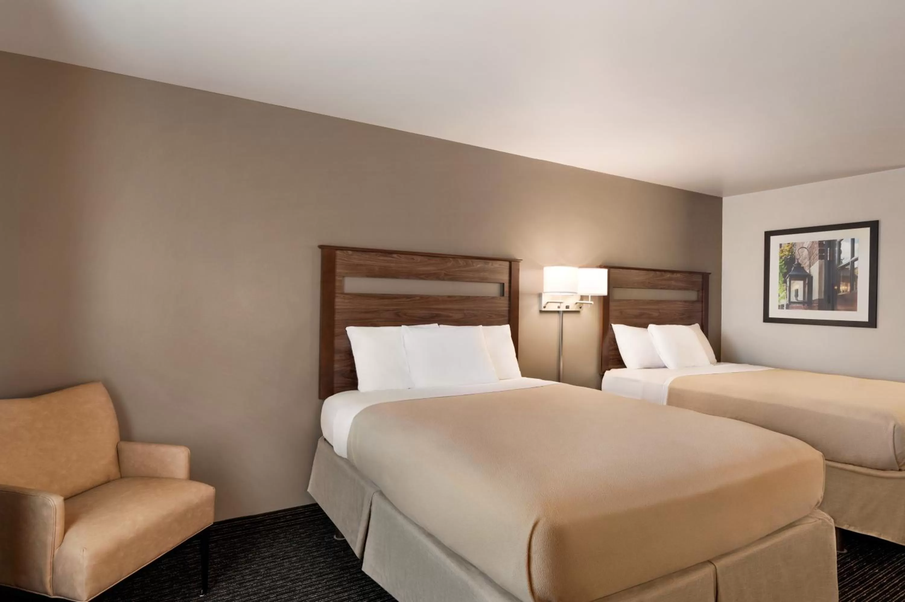 Queen Room with Two Queen Beds - Non-Smoking in Baymont by Wyndham Buffalo