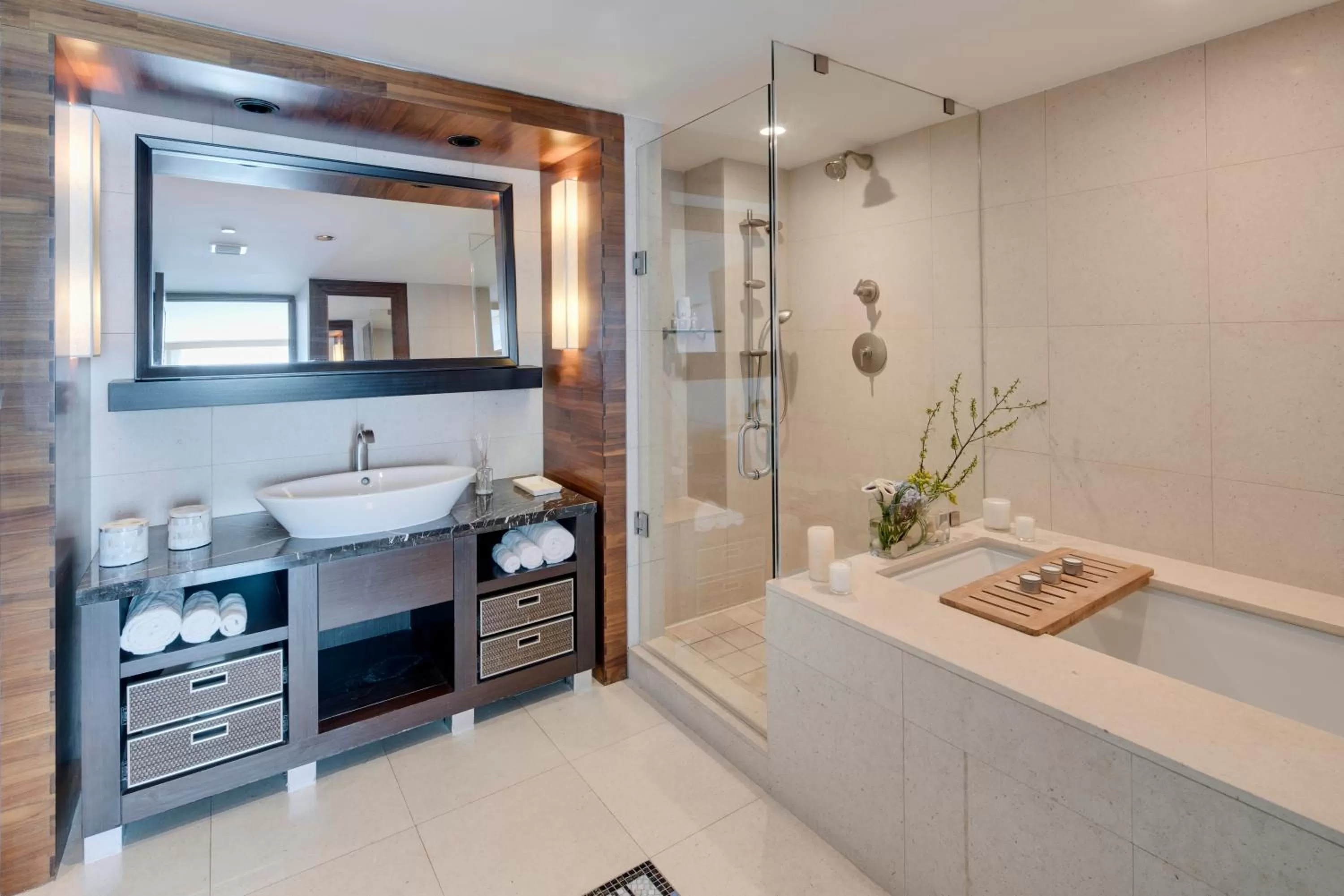 Two-Bedroom Apartment Two Queen Beds Oceanfront in Carillon Miami Wellness Resort