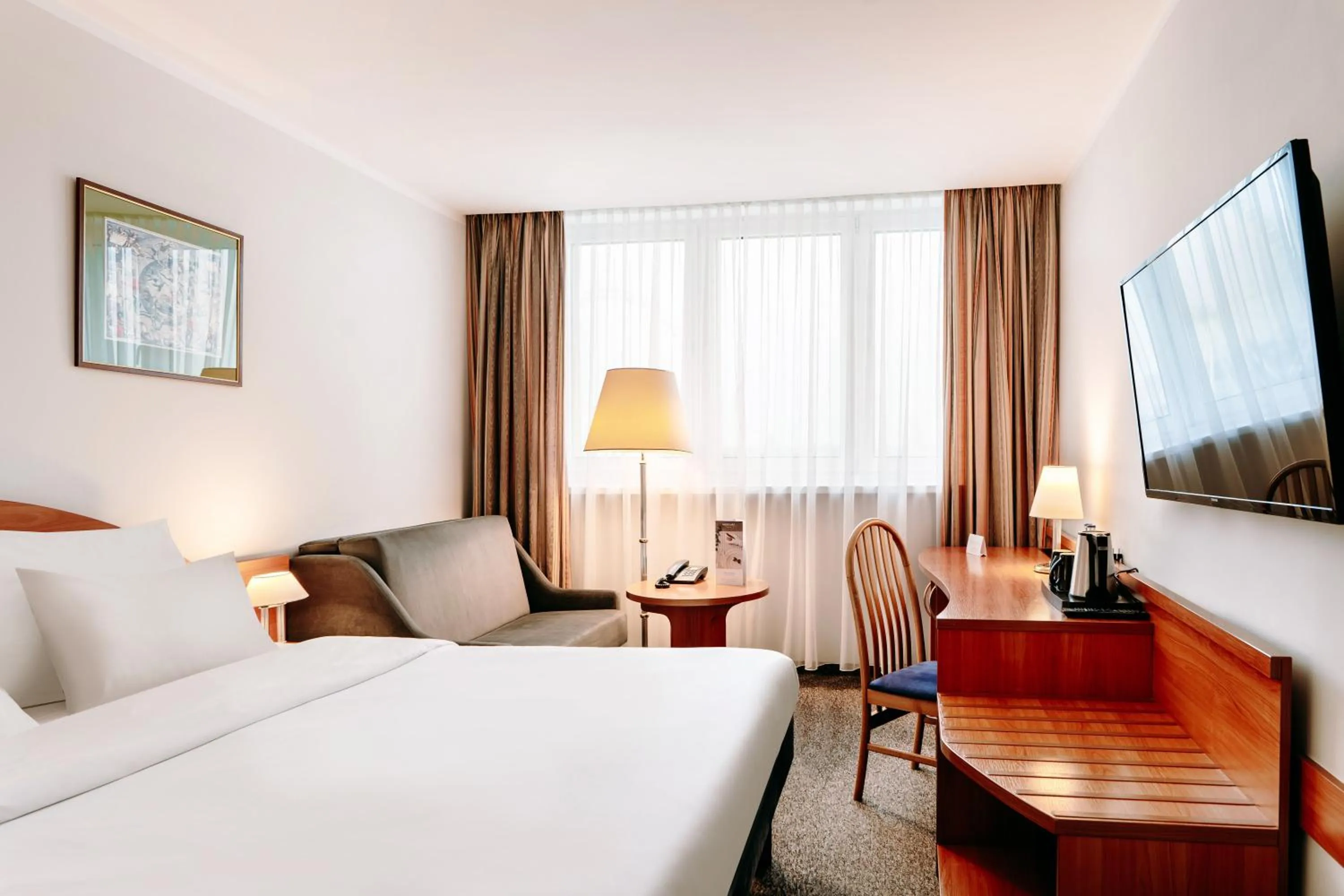 Double Room with Sofa Bed in Hotel Mercure Toruń Centrum