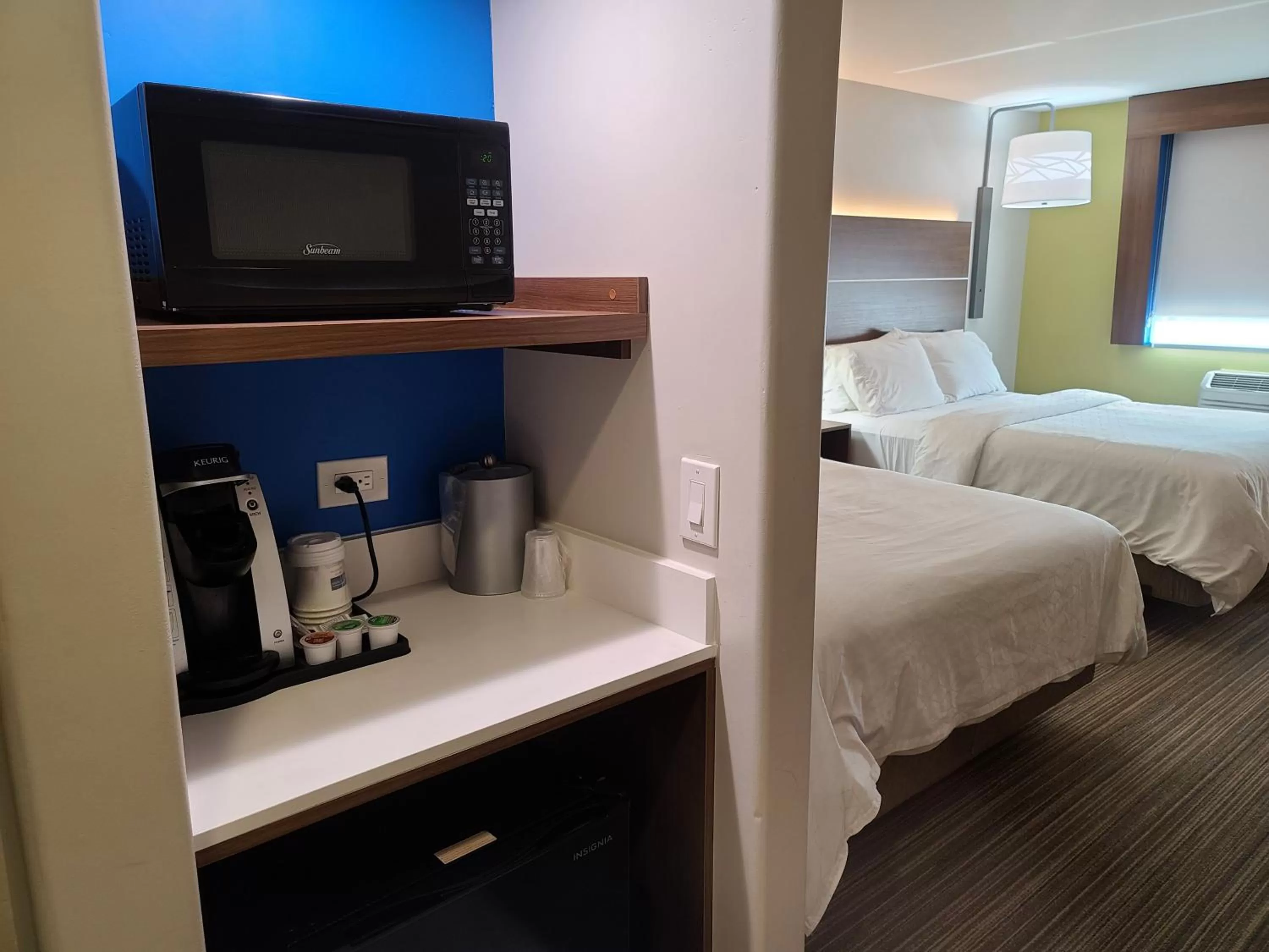 Standard Room with Two Queen Beds in Holiday Inn Express & Suites Woodland Hills by IHG
