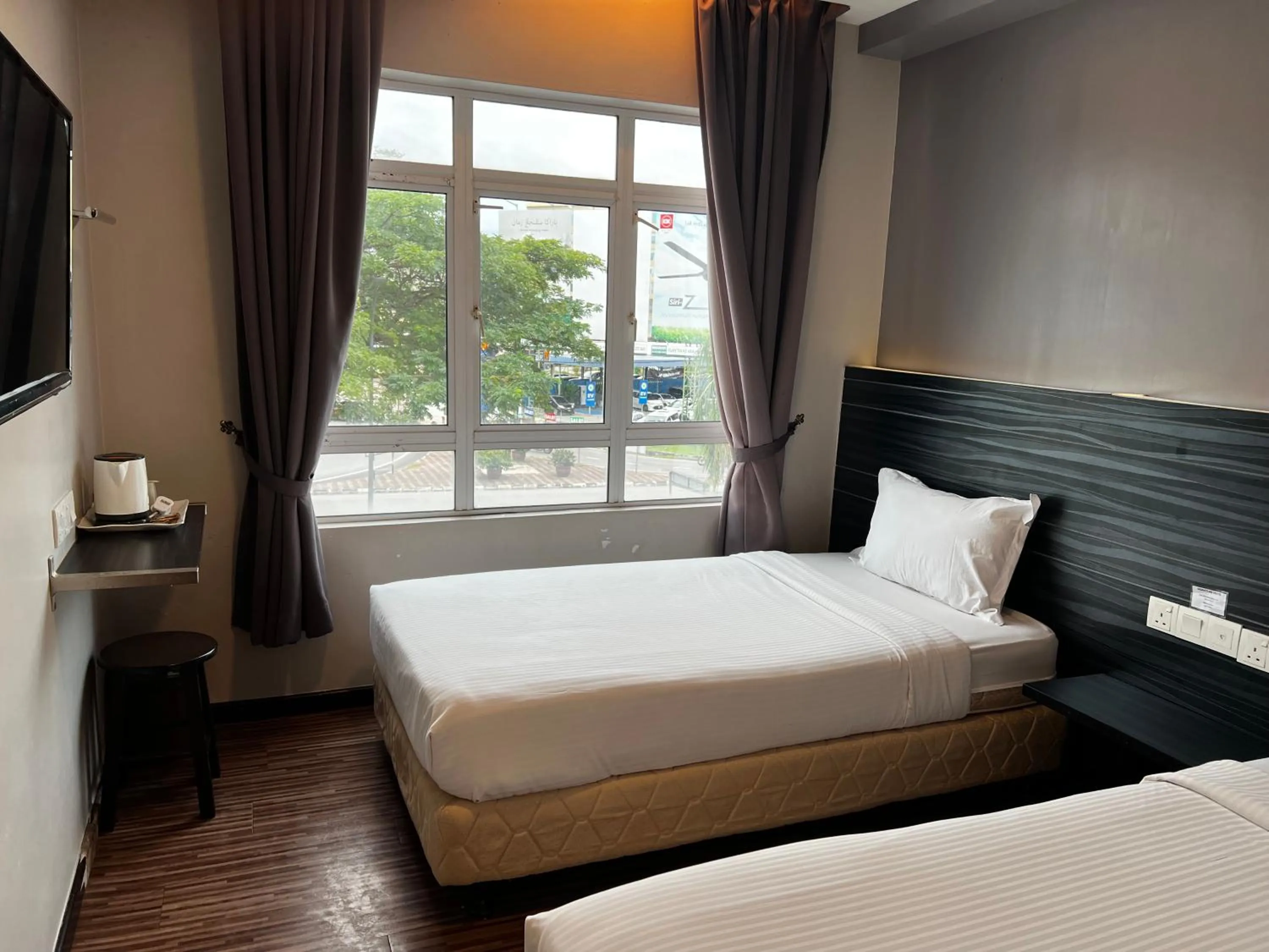 Standard Twin Room in Signature Hotel