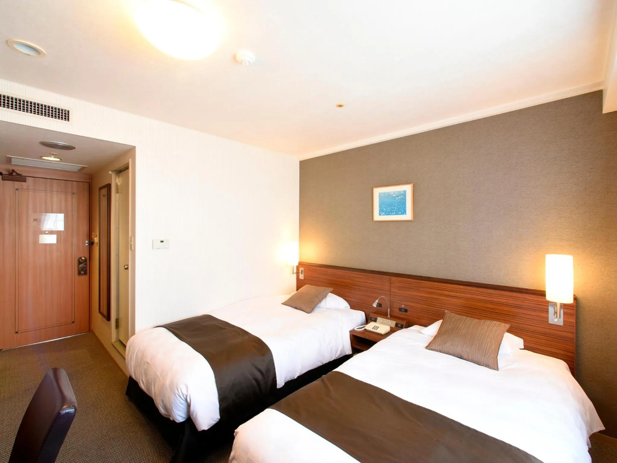 Twin Room - Non-Smoking in Alpico Plaza Hotel