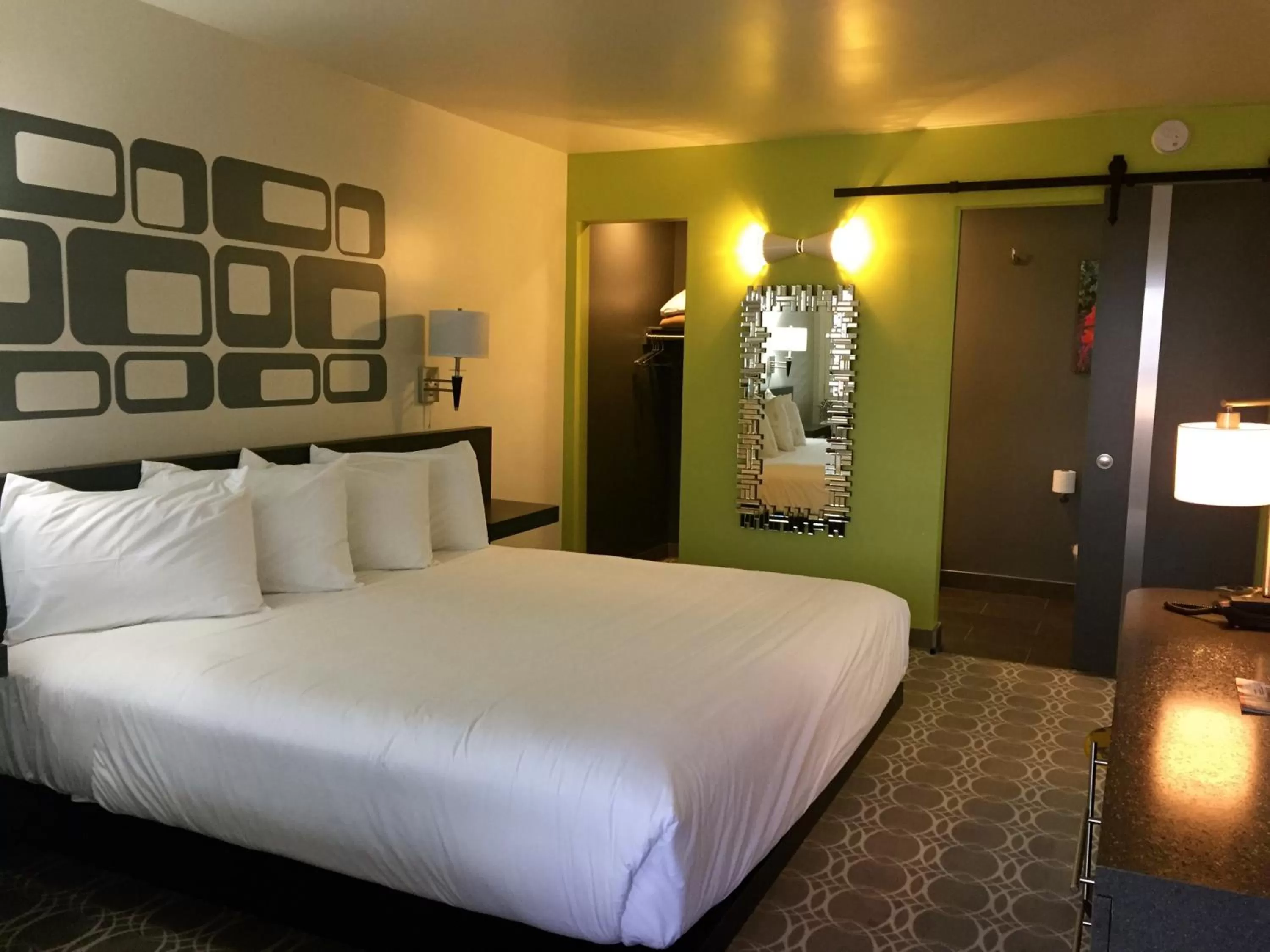 King Suite in University Inn ASU/Tempe